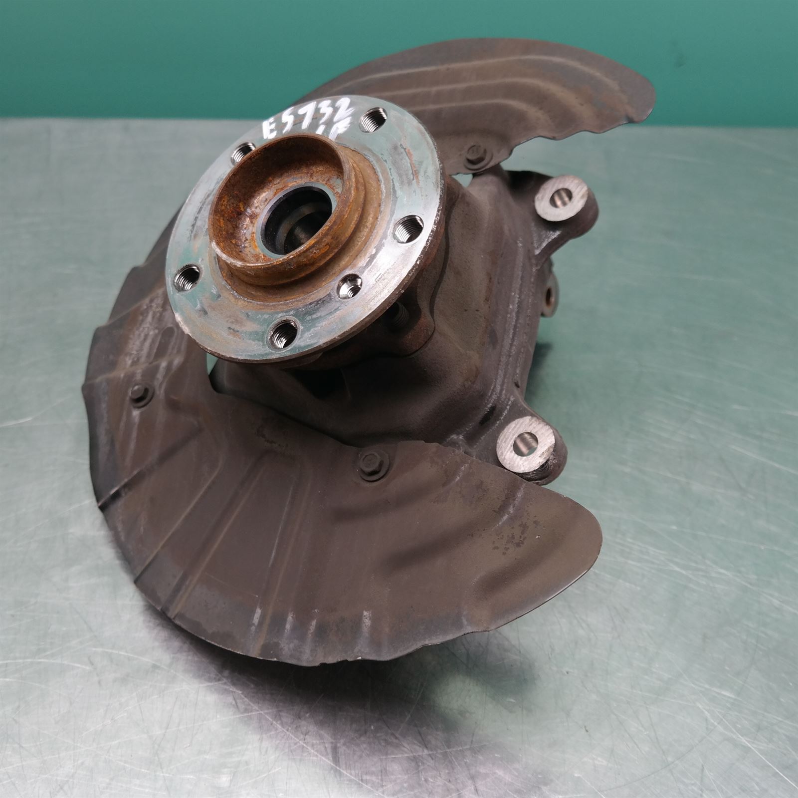 LEFT FRONT HUB ASSEMBLY F25 (953) *31-10* LEFT FRONT HUB ASSEMBLY F25 (953) *31-10*