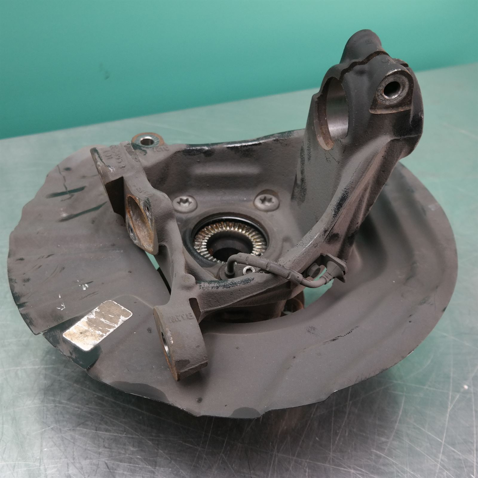 LEFT FRONT HUB ASSEMBLY F25 (953) *31-10* 3 LEFT FRONT HUB ASSEMBLY F25 (953) *31-10* - Image 3