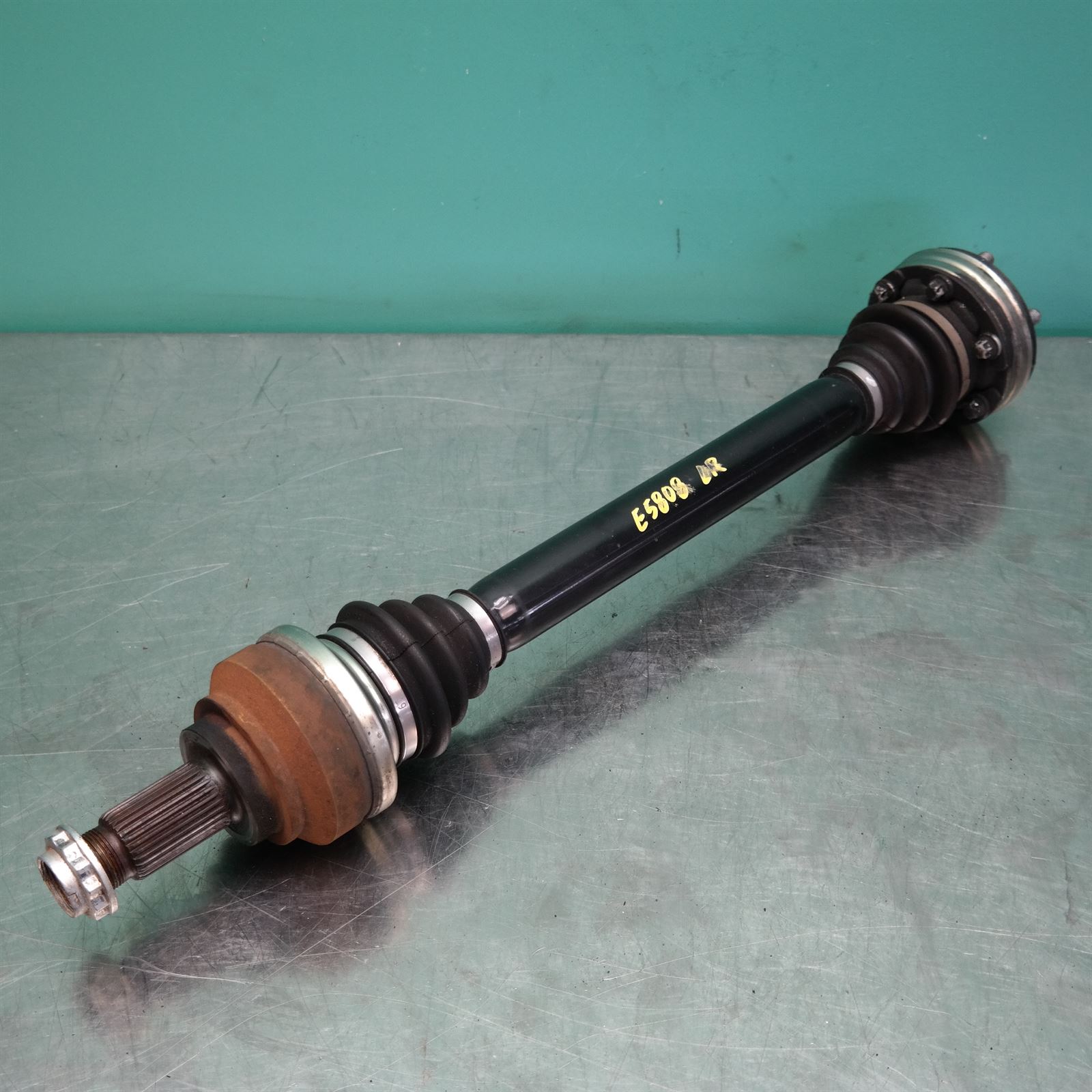 LEFT DRIVESHAFT E90 (065) *33-25* P6 LEFT DRIVESHAFT E90 (065) *33-25* P6