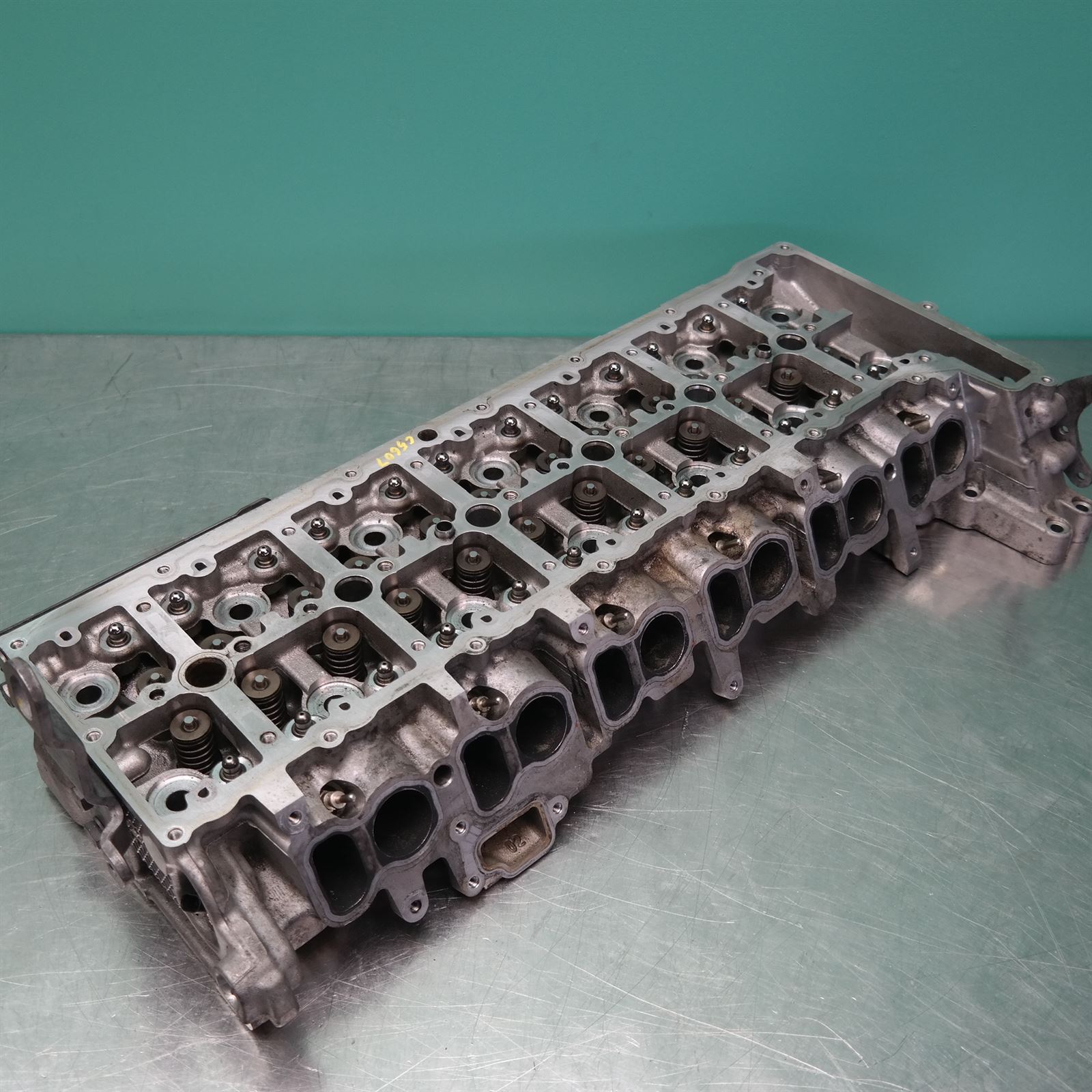 CYLINDER HEAD F15 (401) *11-15* 2 CYLINDER HEAD F15 (401) *11-15* - Image 2