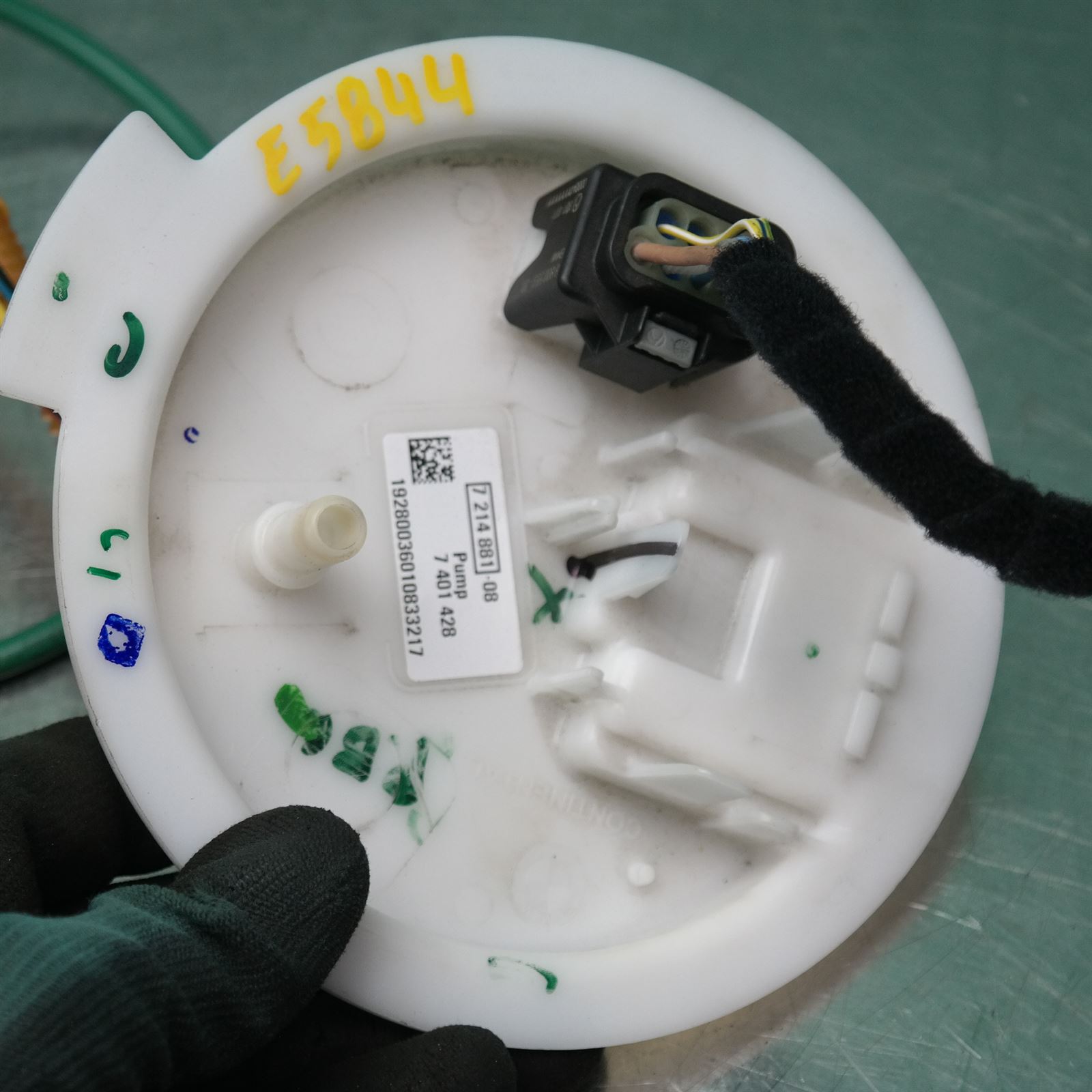 FUEL PUMP G02 (611) *16-15* EARLY 7214881 ON STICKER 4 FUEL PUMP G02 (611) *16-15* EARLY 7214881 ON STICKER - Image 4