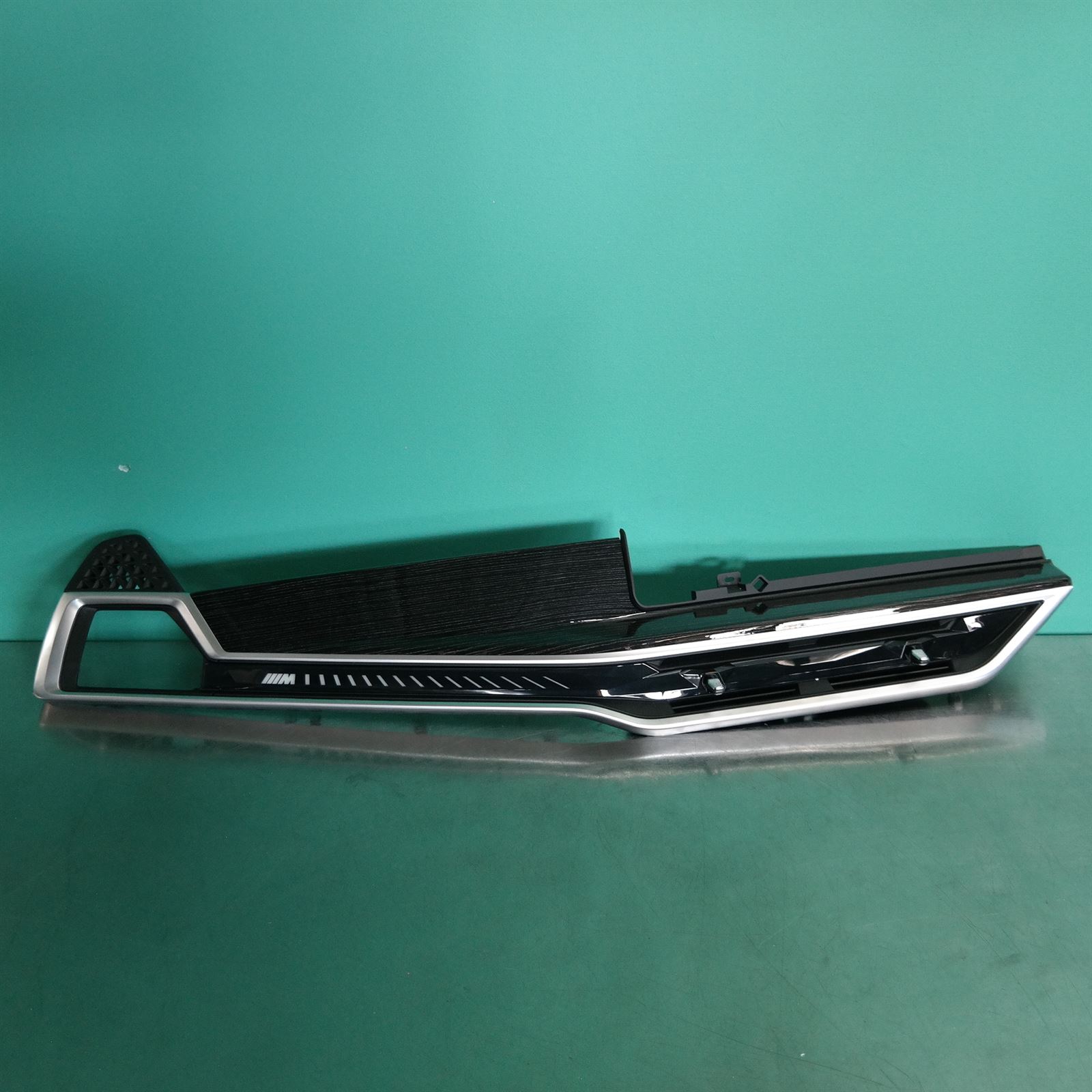 TRIM PANEL G05 # Instrument panel trim left # (831) *51-30* TRIM PANEL G05 # Instrument panel trim left # (831) *51-30*