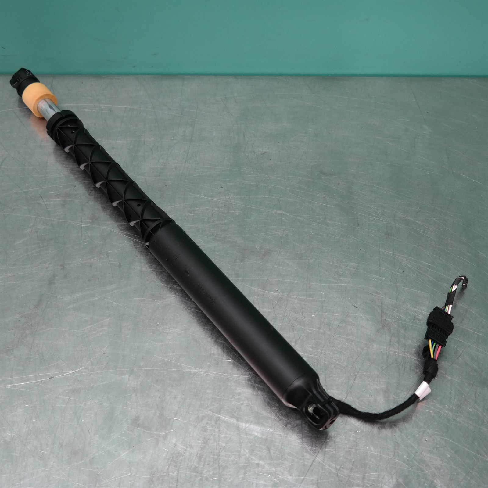 HATCH STRUT G05 # Lower Tailgate # (804) *41-60* 2 HATCH STRUT G05 # Lower Tailgate # (804) *41-60* - Image 2