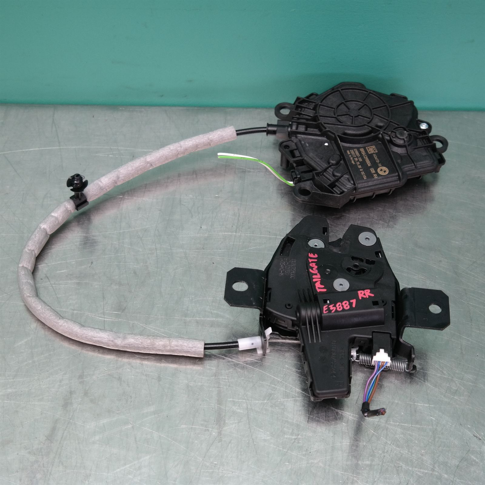 LOCK MECHANISM G05 # Tailgate lower lock # (462) (988) *41-60* RH LOCK MECHANISM G05 # Tailgate lower lock # (462) (988) *41-60* RH