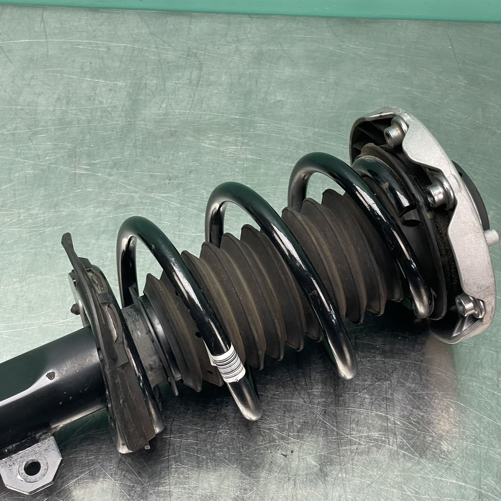 LEFT FRONT STRUT F39 (931) *31-10* 2 LEFT FRONT STRUT F39 (931) *31-10* - Image 2