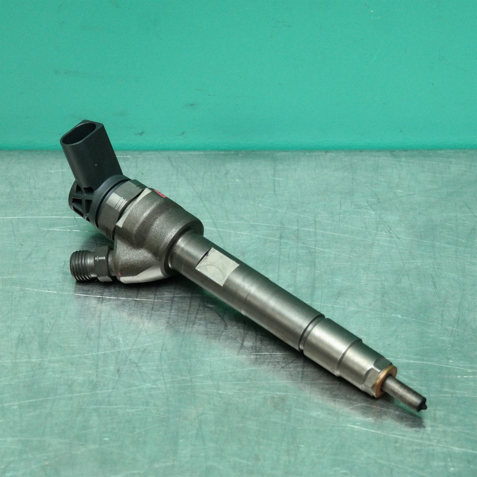 FUEL INJECTOR F25 (702) *13-15* D FUEL INJECTOR F25 (702) *13-15* D