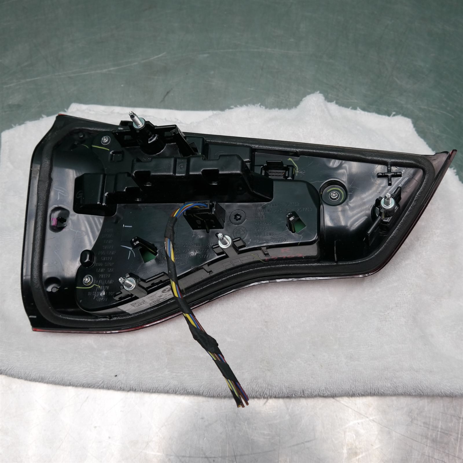 REAR GARNISH G01 (378) *63-20* R 4 REAR GARNISH G01 (378) *63-20* R - Image 4