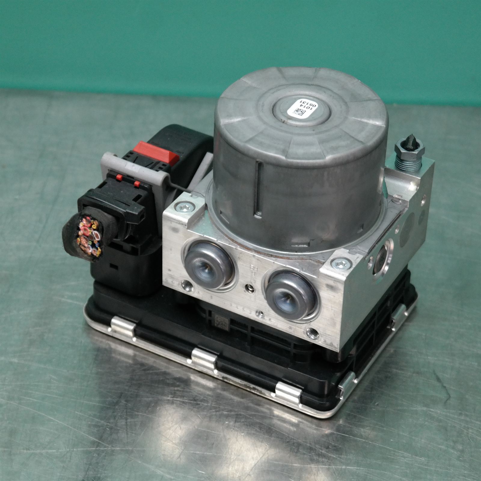 ABS PUMP/MODULATOR G20 (E85) *34-20* 2 ABS PUMP/MODULATOR G20 (E85) *34-20* - Image 2