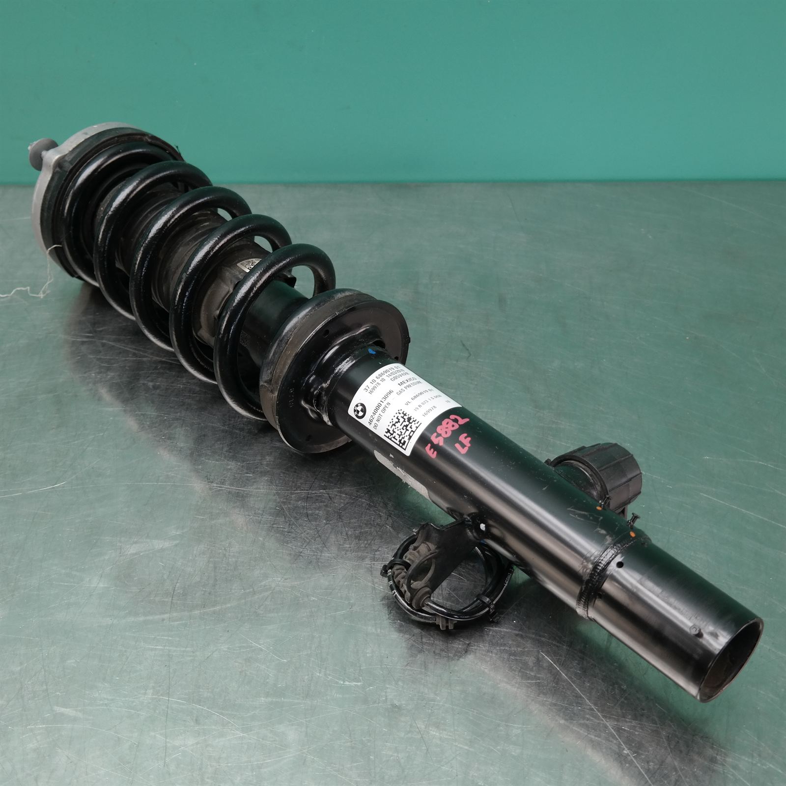 LEFT FRONT STRUT G05 (019) *31-10* LEFT FRONT STRUT G05 (019) *31-10*