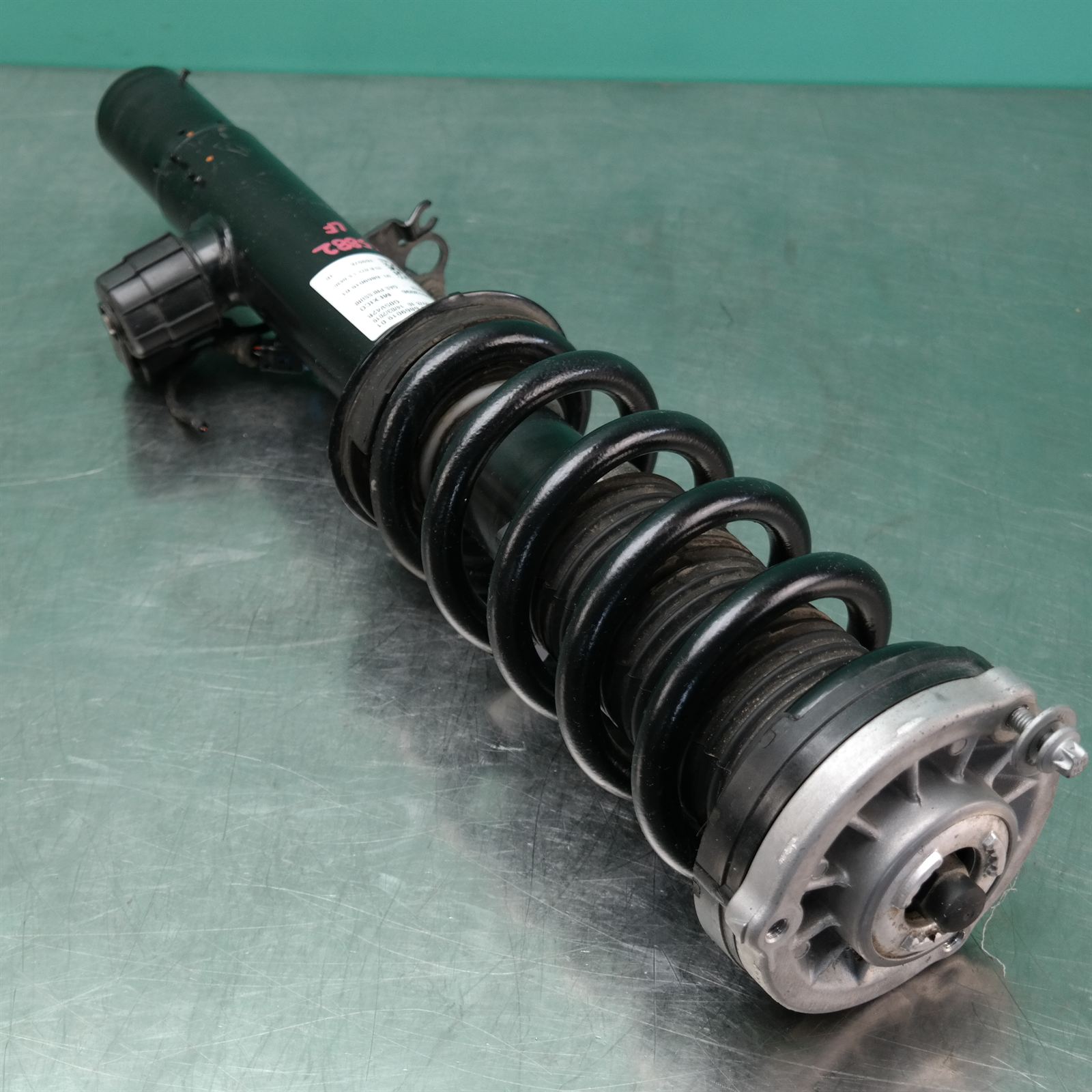 LEFT FRONT STRUT G05 (019) *31-10* 2 LEFT FRONT STRUT G05 (019) *31-10* - Image 2