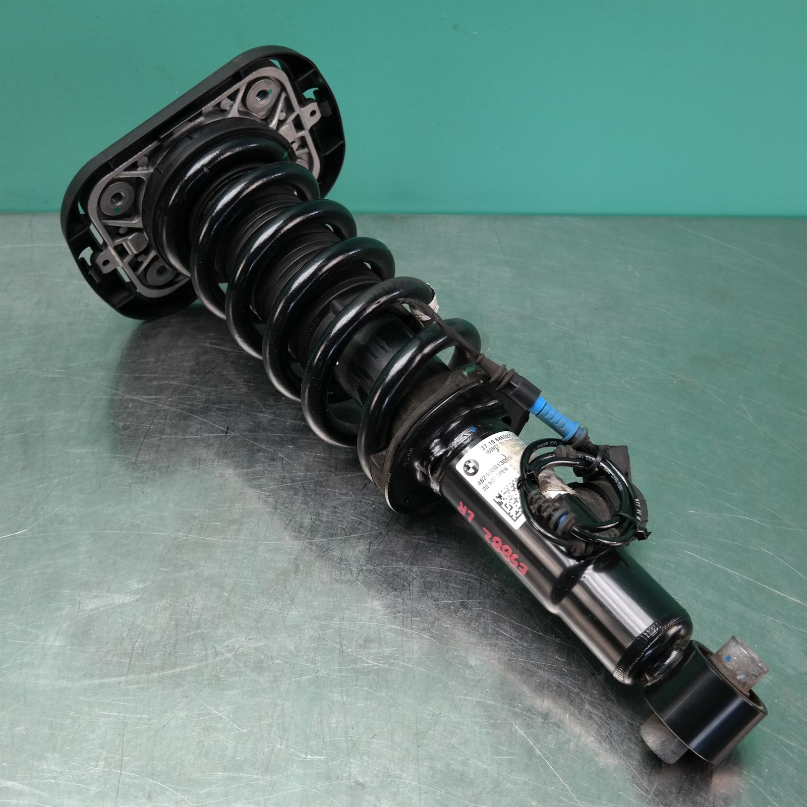 LEFT REAR STRUT G05 (023) *33-45* LEFT REAR STRUT G05 (023) *33-45*