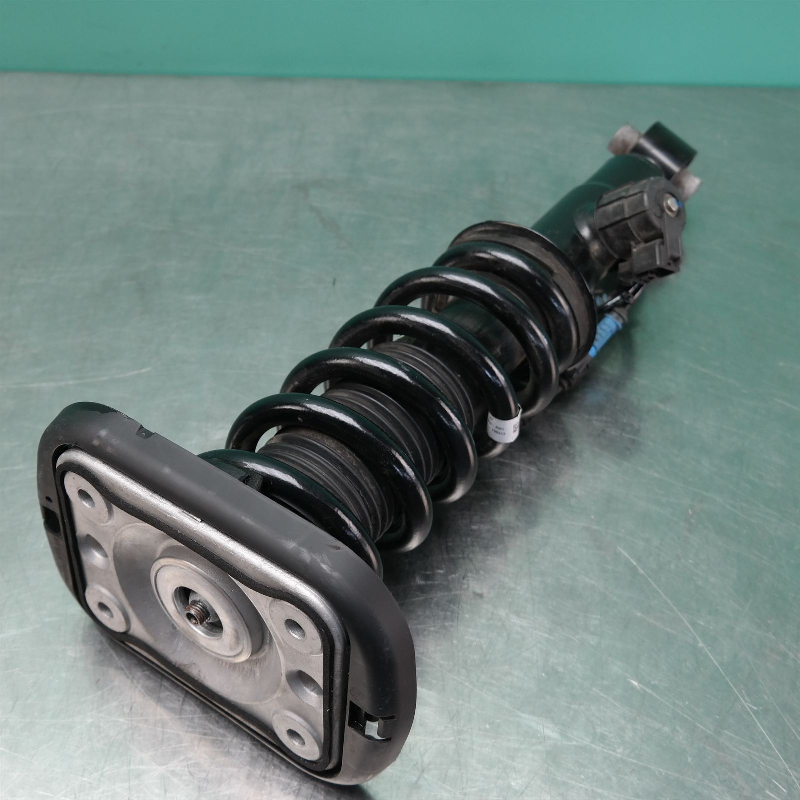 LEFT REAR STRUT G05 (023) *33-45* 2 LEFT REAR STRUT G05 (023) *33-45* - Image 2