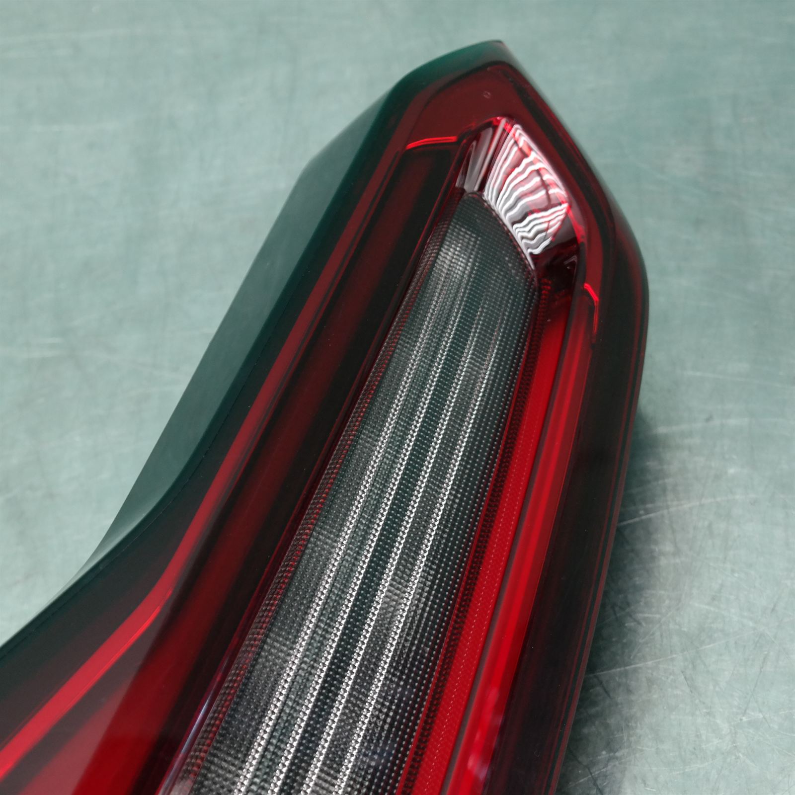 REAR GARNISH G05 (996) *63-20* R 3 REAR GARNISH G05 (996) *63-20* R - Image 3