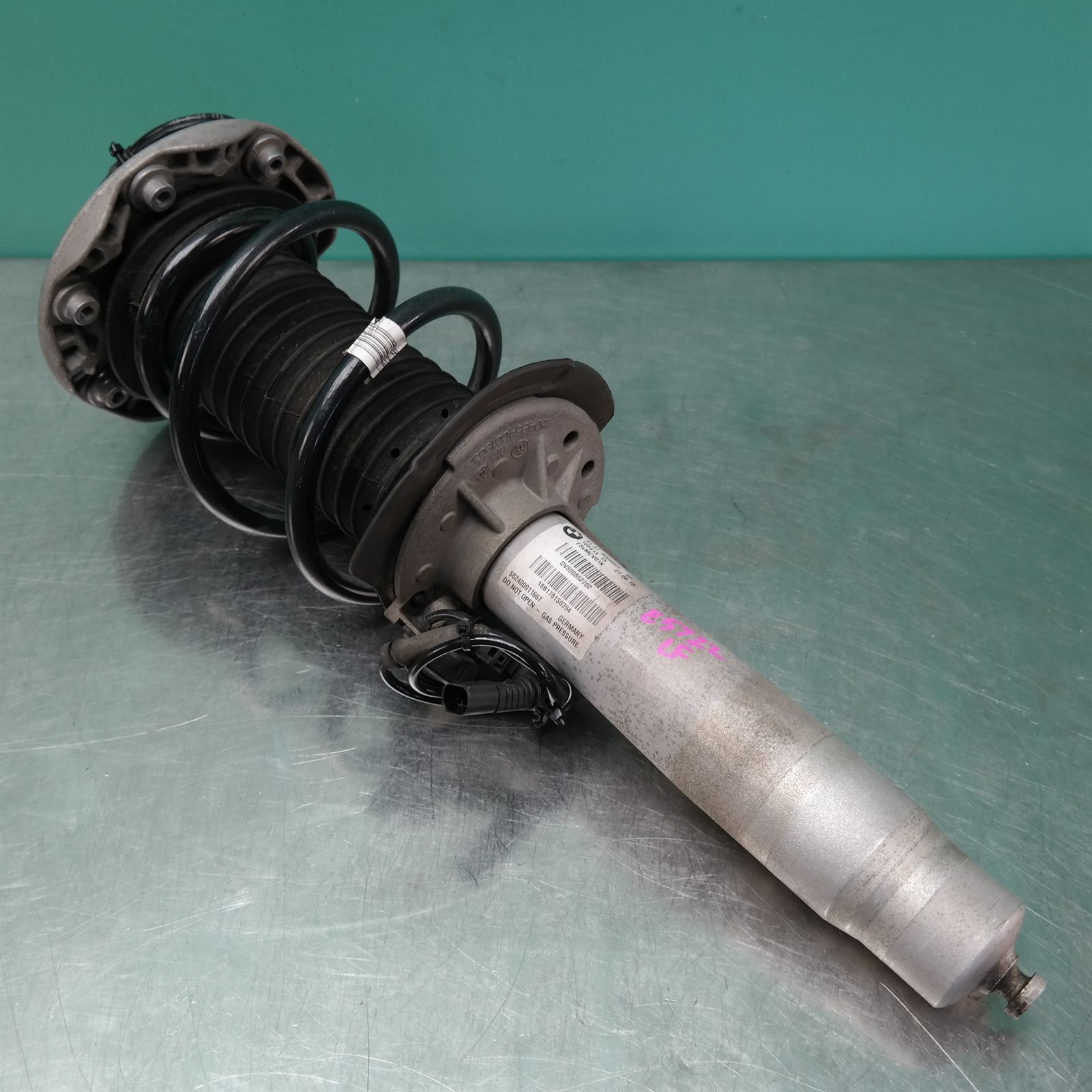 LEFT FRONT STRUT F30 (627) *31-10* M3 LEFT FRONT STRUT F30 (627) *31-10* M3