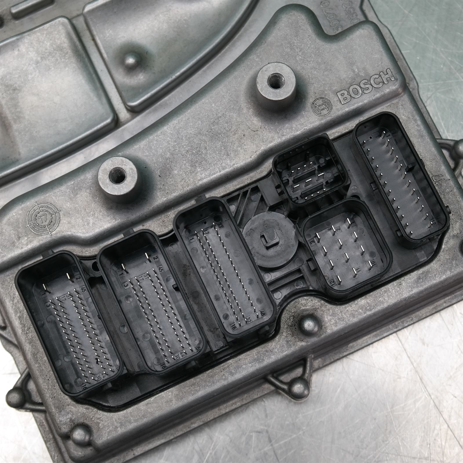 ECU F30 # Engine ECU # (530) *12-10* M3 2 ECU F30 # Engine ECU # (530) *12-10* M3 - Image 2