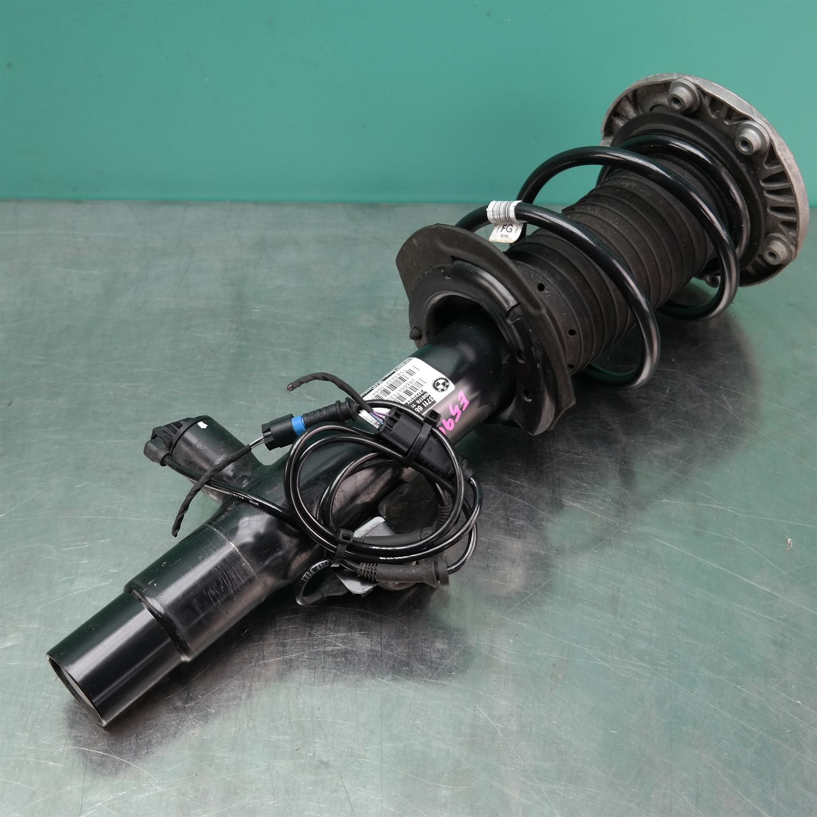 RIGHT FRONT STRUT F32 (752) *31-10* RIGHT FRONT STRUT F32 (752) *31-10*