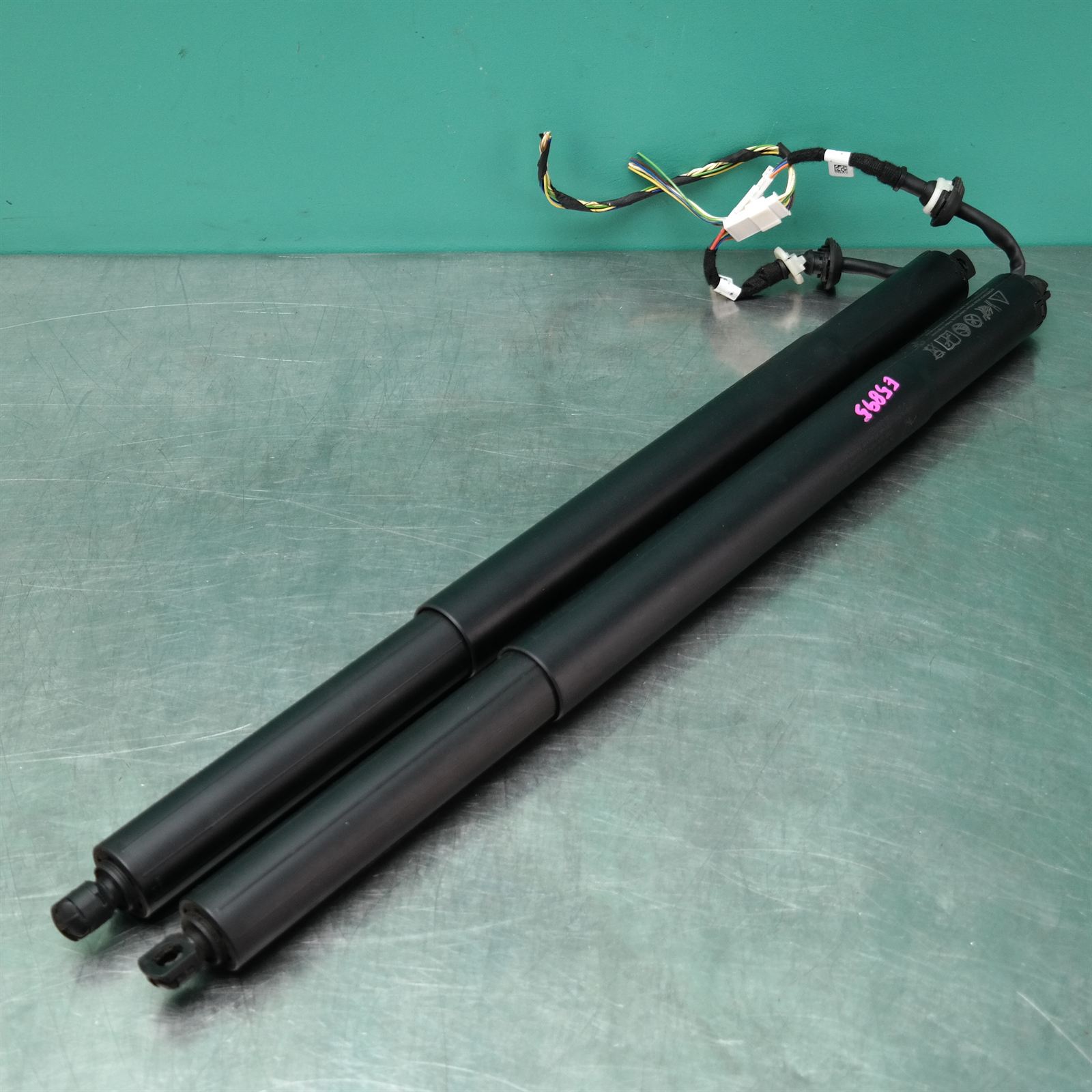 HATCH STRUT G05 # Upper Tailgate # PAIR (800) *41-60* HATCH STRUT G05 # Upper Tailgate # PAIR (800) *41-60*