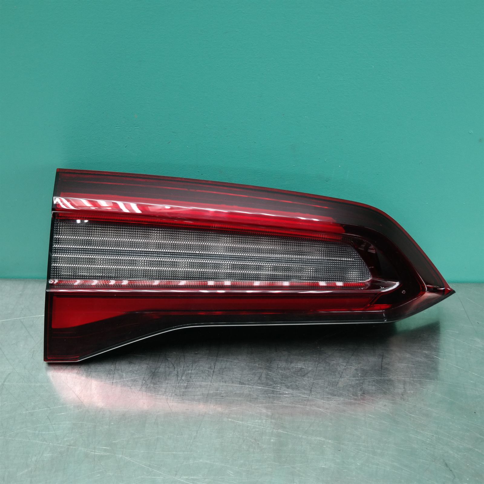 REAR GARNISH G05 (B05) *63-20* L REAR GARNISH G05 (B05) *63-20* L