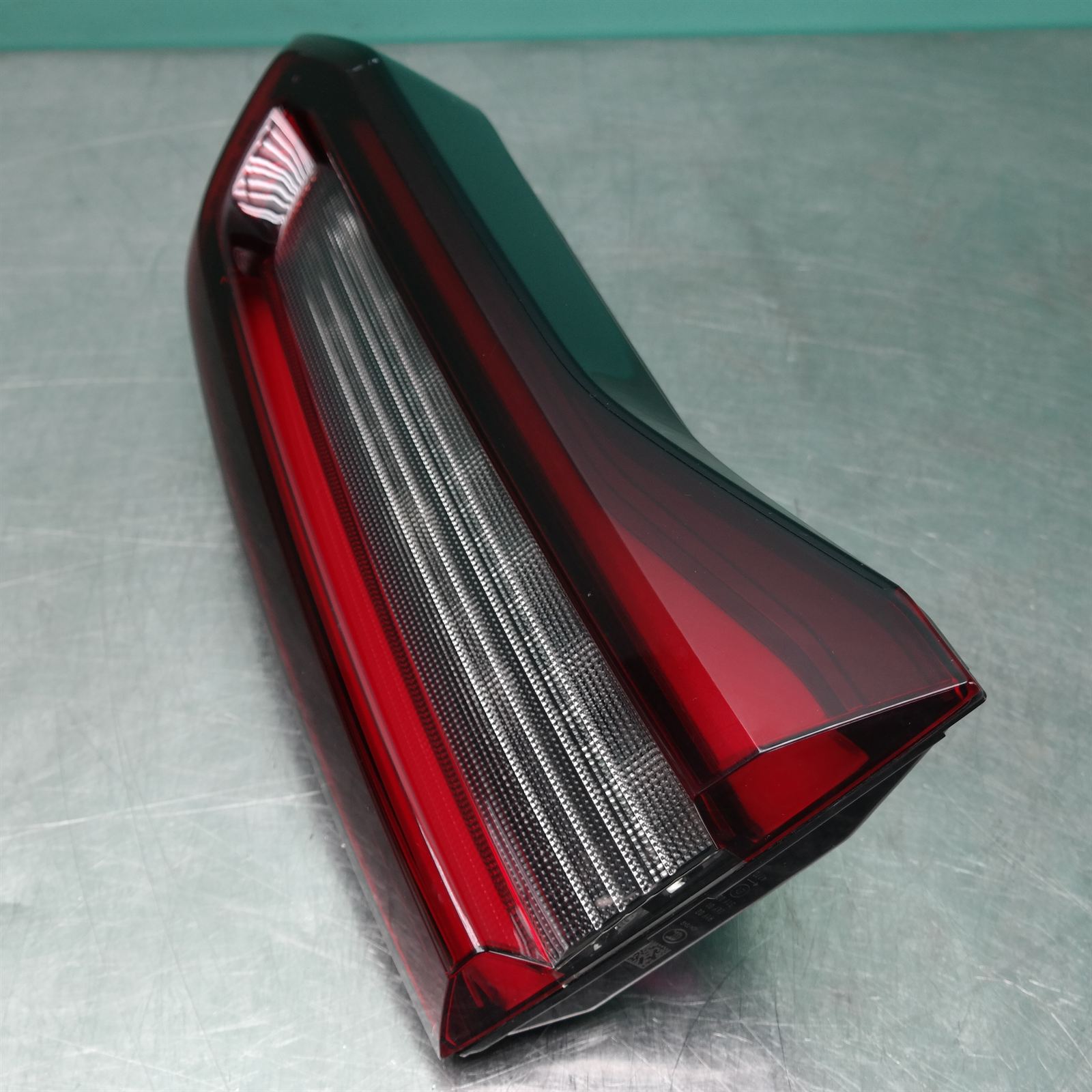 REAR GARNISH G05 (B05) *63-20* L 2 REAR GARNISH G05 (B05) *63-20* L - Image 2