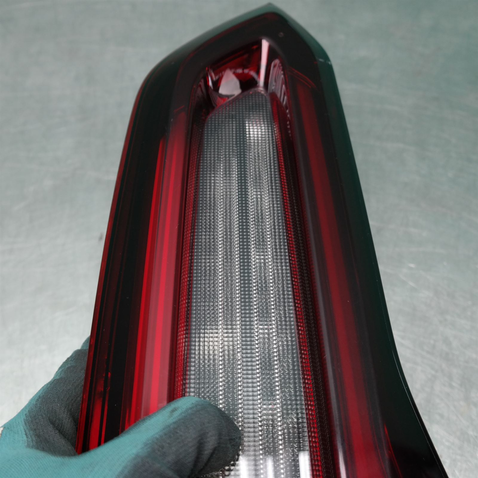 REAR GARNISH G05 (B05) *63-20* L 3 REAR GARNISH G05 (B05) *63-20* L - Image 3