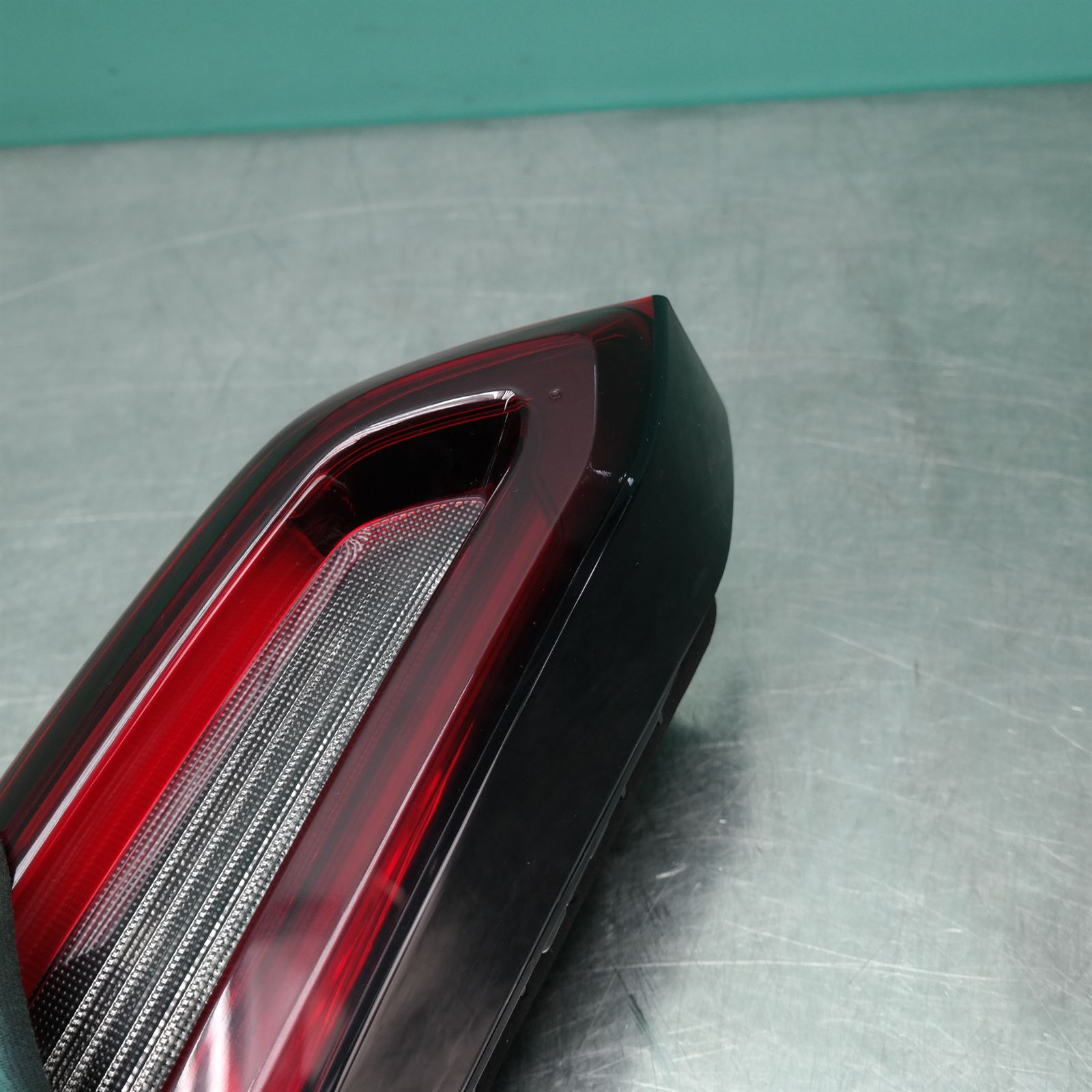 REAR GARNISH G05 (B05) *63-20* L 4 REAR GARNISH G05 (B05) *63-20* L - Image 4