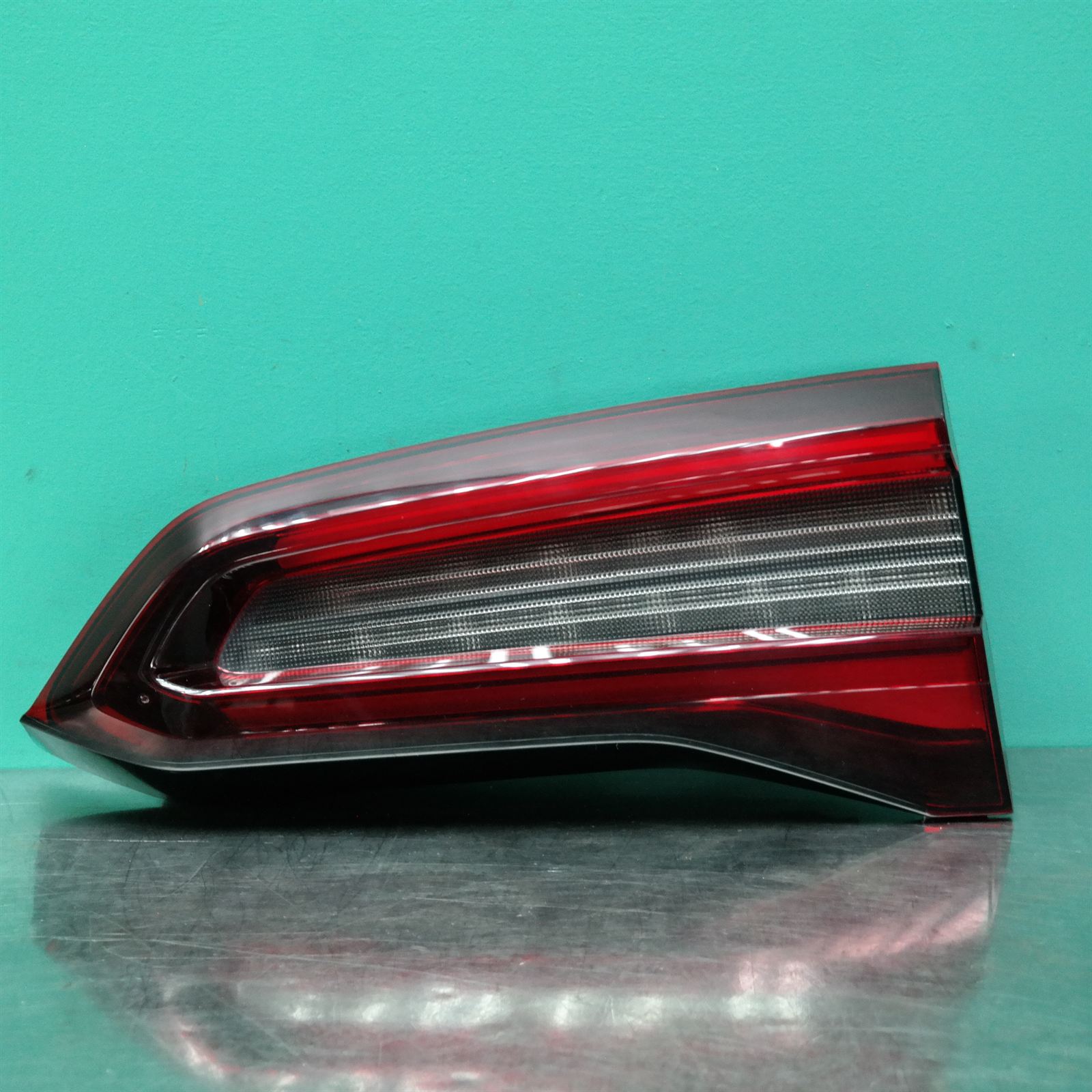 REAR GARNISH G05 (B06) *63-20* R REAR GARNISH G05 (B06) *63-20* R
