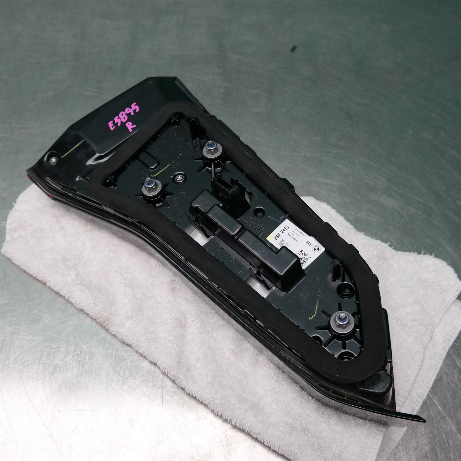 REAR GARNISH G05 (B06) *63-20* R 5 REAR GARNISH G05 (B06) *63-20* R - Image 5