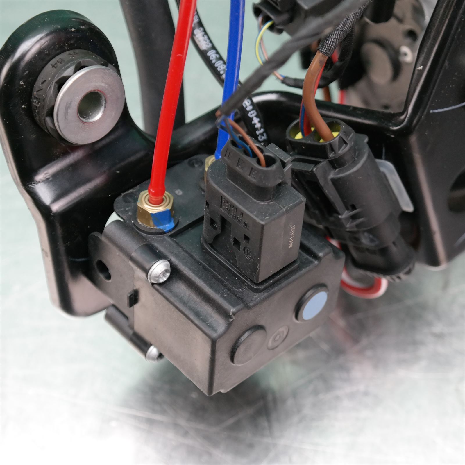 AIR RIDE COMPRESSOR F15 (177) *33-50* 4 AIR RIDE COMPRESSOR F15 (177) *33-50* - Image 4