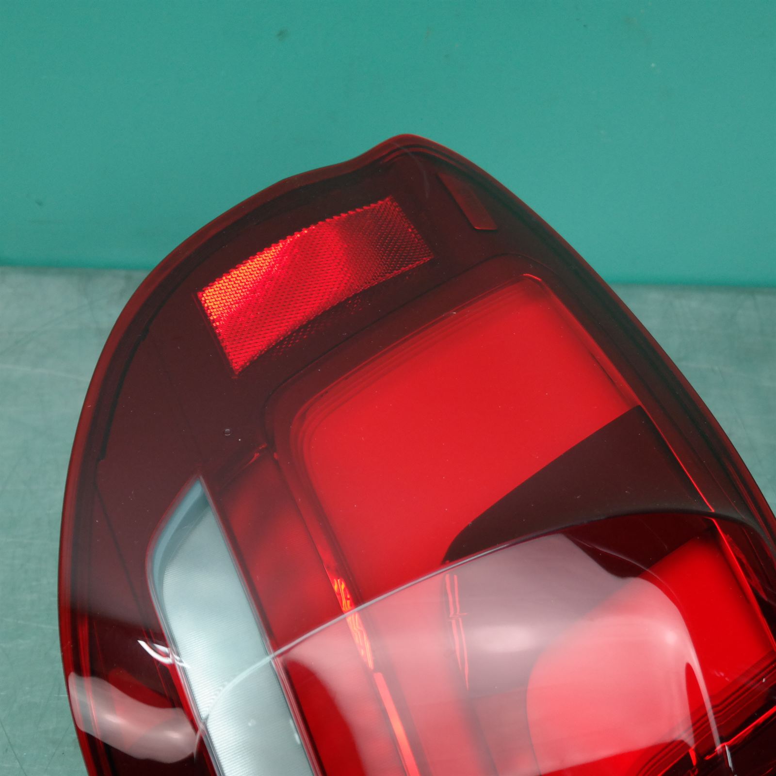 LEFT TAILLIGHT F15/F85, 09/13-07/18 2 LEFT TAILLIGHT F15/F85, 09/13-07/18 - Image 2
