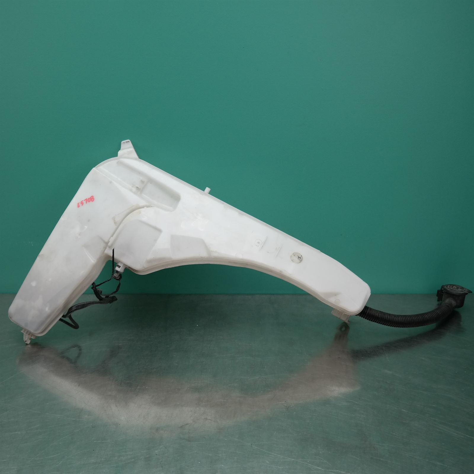 WASHER BOTTLE F25 (828) *61-45* WASHER BOTTLE F25 (828) *61-45*