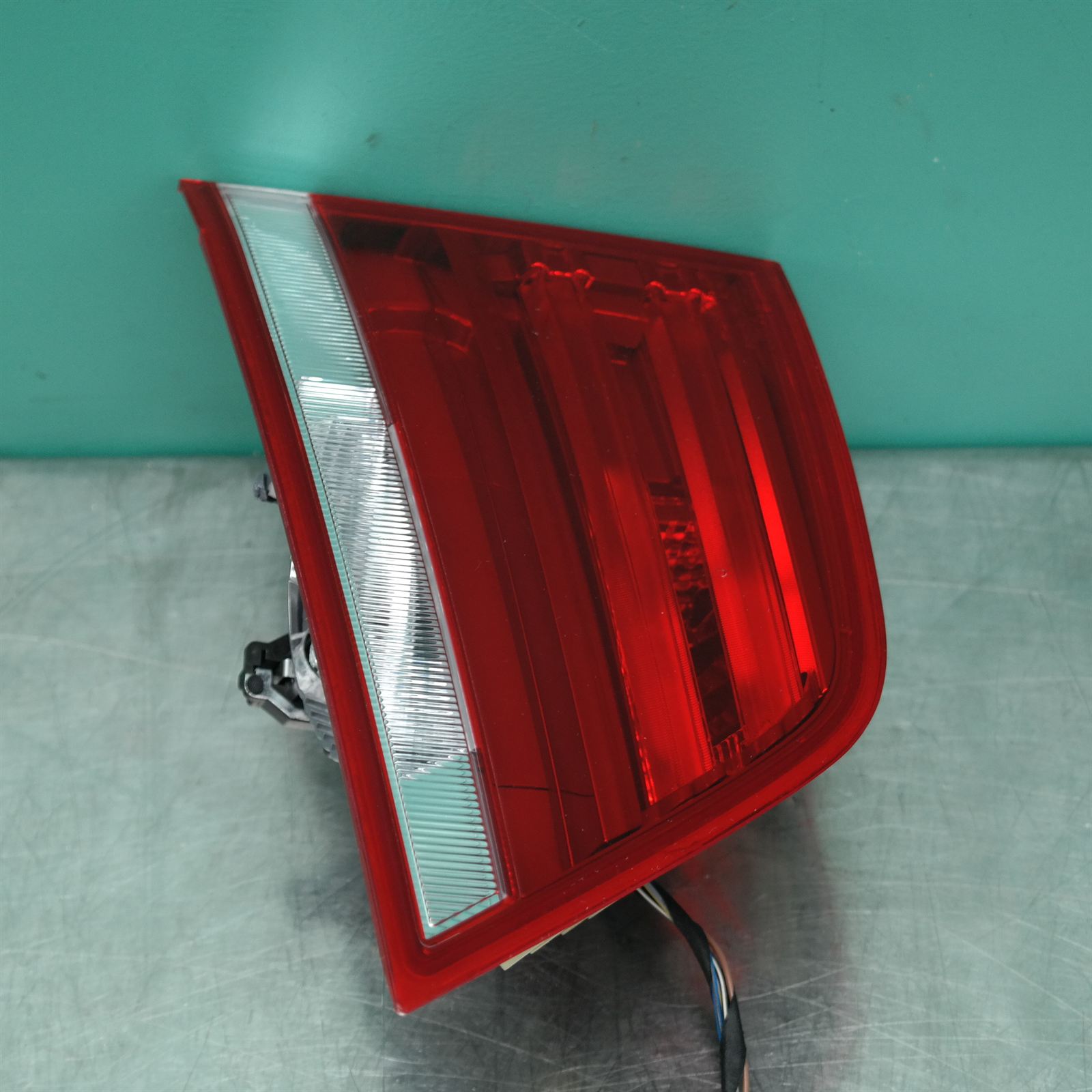 REAR GARNISH F25 (313) *63-20* L 2 REAR GARNISH F25 (313) *63-20* L - Image 2