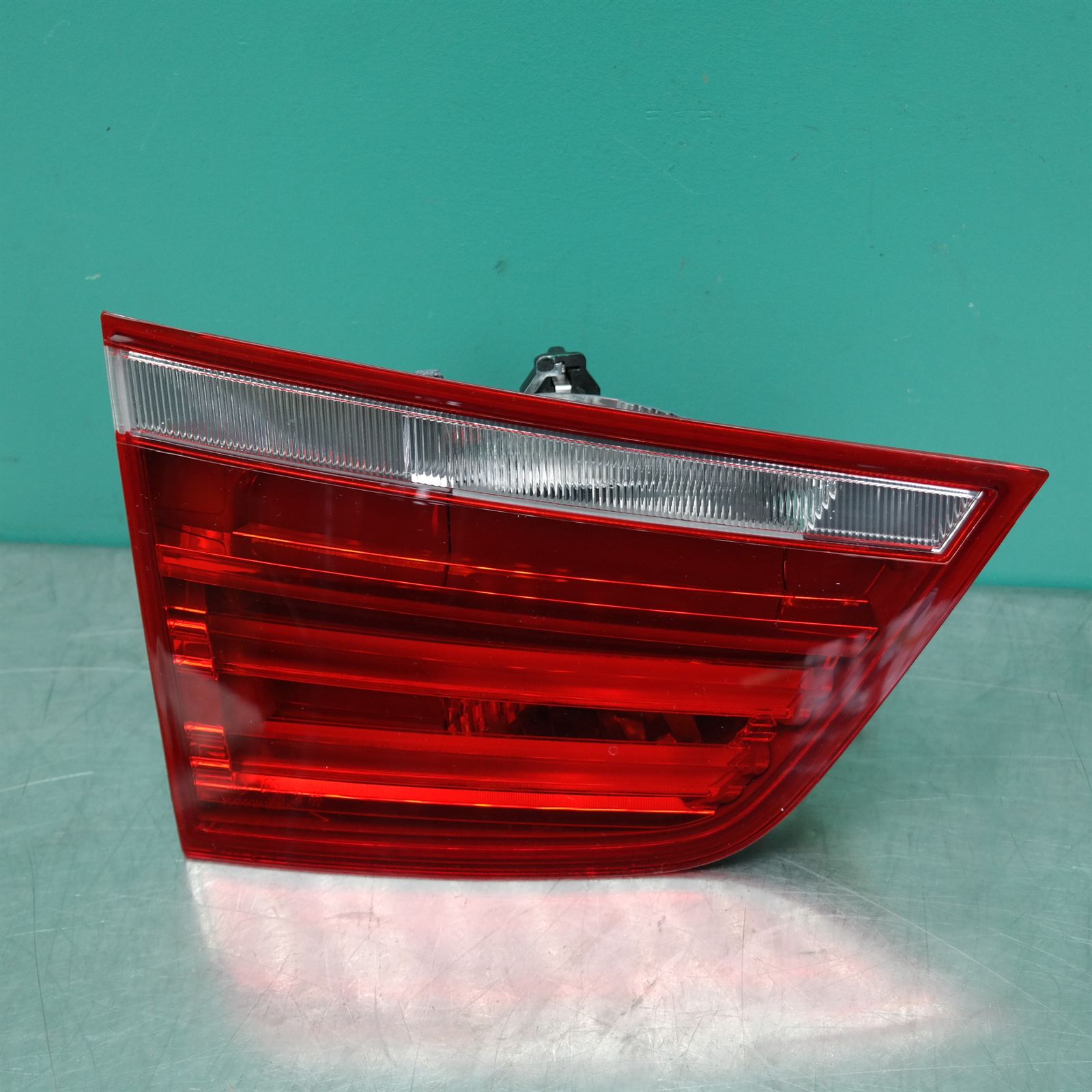 REAR GARNISH F25 (314) *63-20* R REAR GARNISH F25 (314) *63-20* R