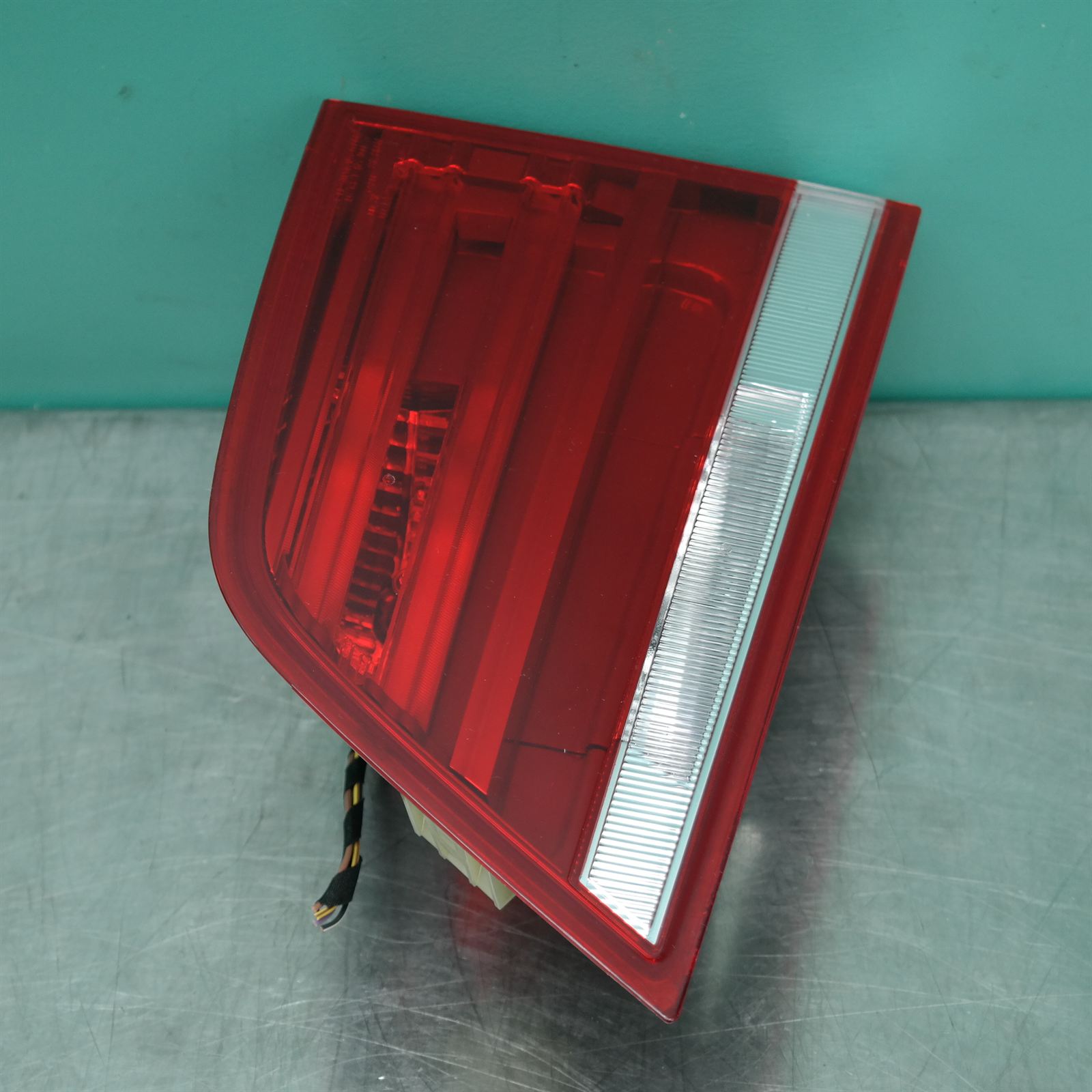 REAR GARNISH F25 (314) *63-20* R 2 REAR GARNISH F25 (314) *63-20* R - Image 2