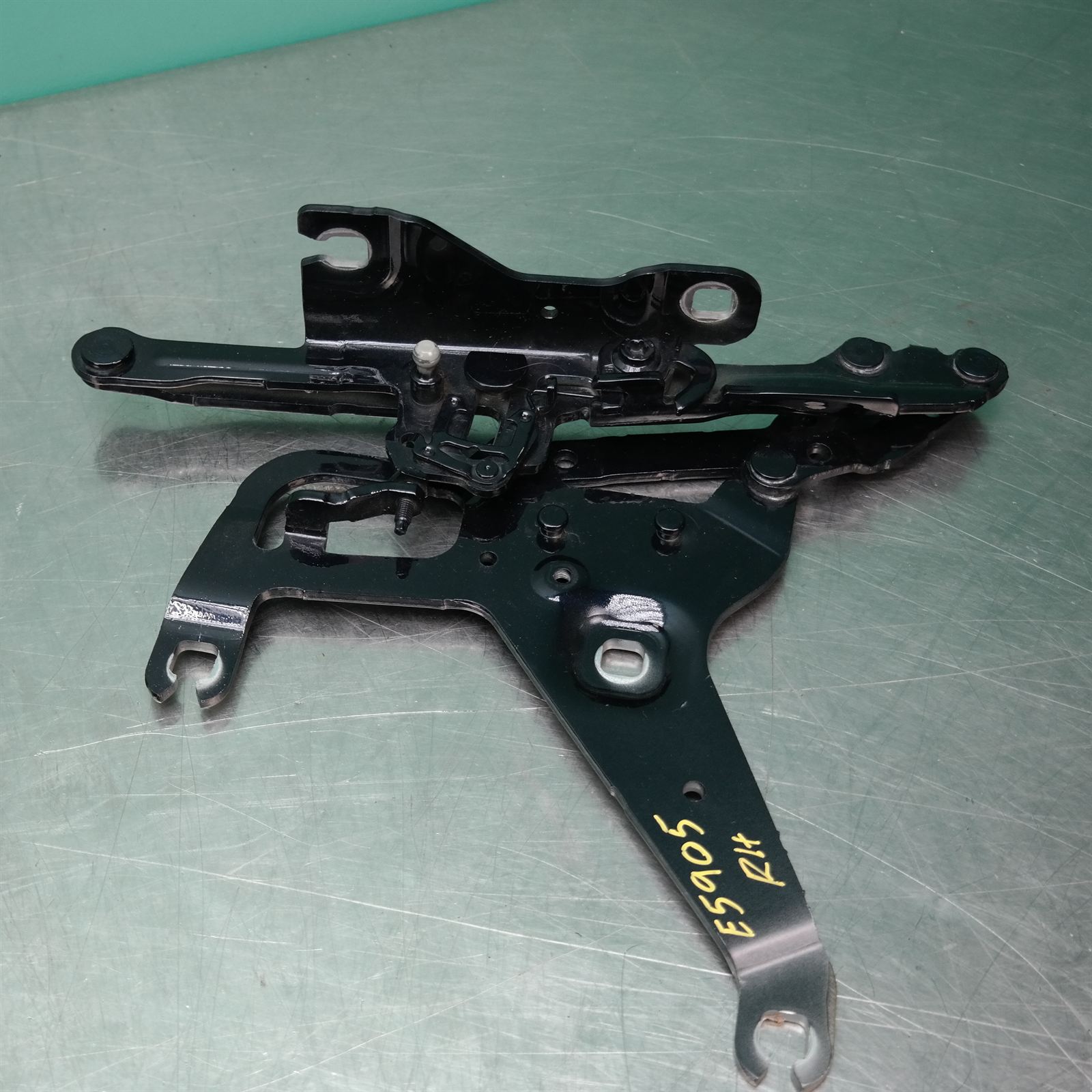 BONNET HINGE/STRUT F15 # Bonnet Hinge # (781) (782) *41-35* 3 BONNET HINGE/STRUT F15 # Bonnet Hinge # (781) (782) *41-35* - Image 3