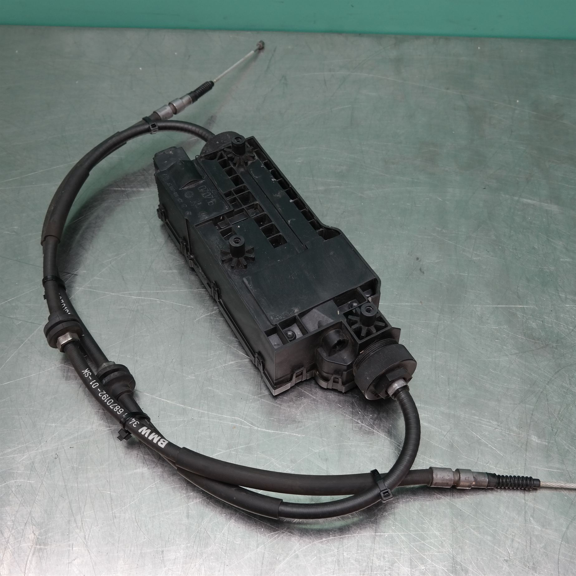 HANDBRAKE ACTUATOR F15 (007) *34-30* 2 HANDBRAKE ACTUATOR F15 (007) *34-30* - Image 2