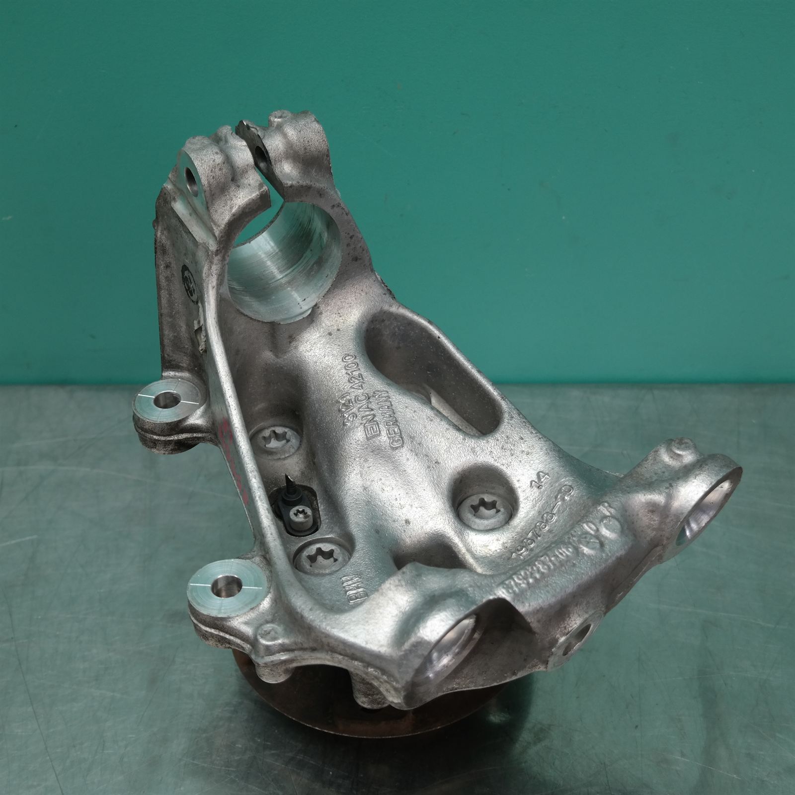 LEFT FRONT HUB ASSEMBLY F30 (287) *31-10* LEFT FRONT HUB ASSEMBLY F30 (287) *31-10*