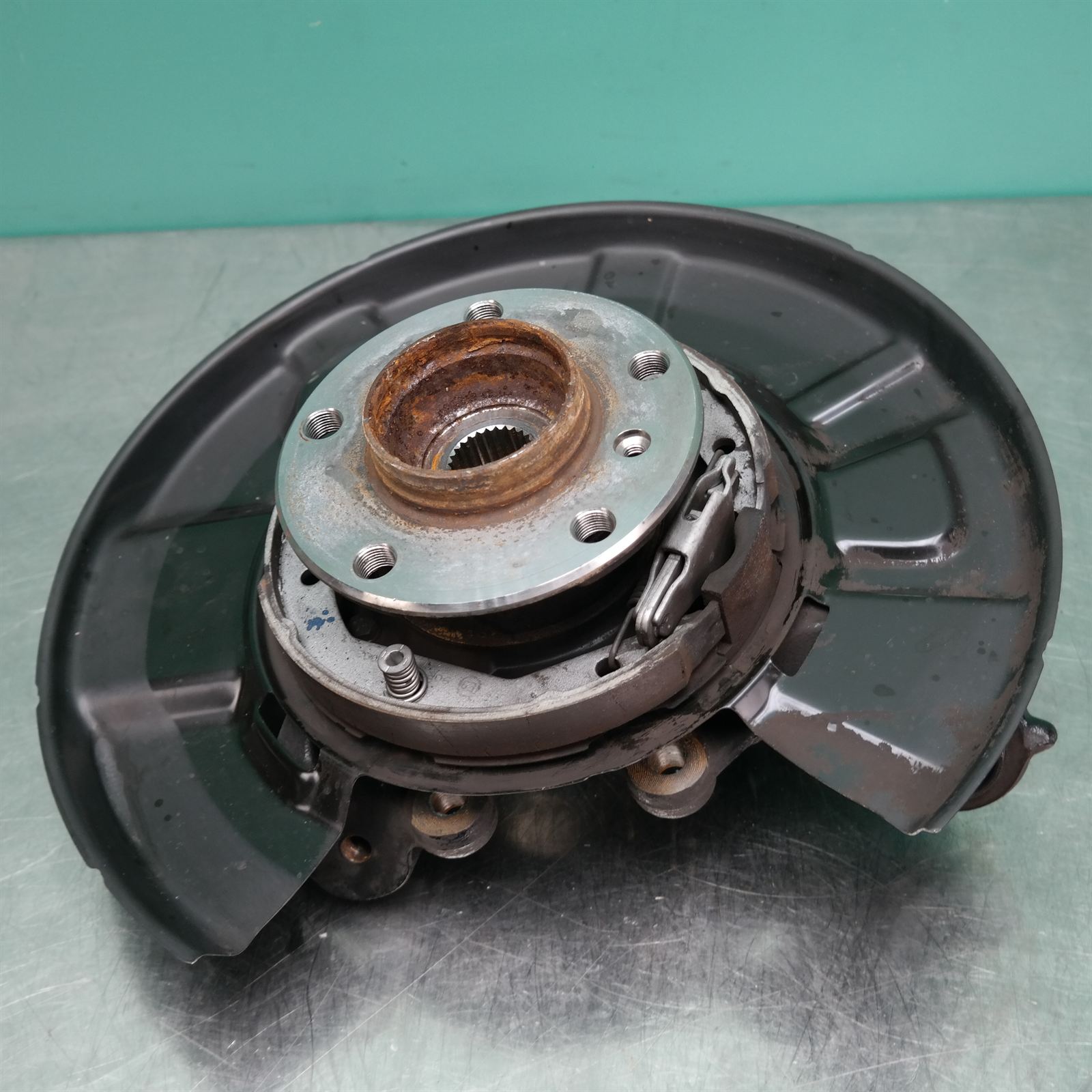 LEFT REAR HUB ASSEMBLY F30 (523) *33-30* 3 LEFT REAR HUB ASSEMBLY F30 (523) *33-30* - Image 3