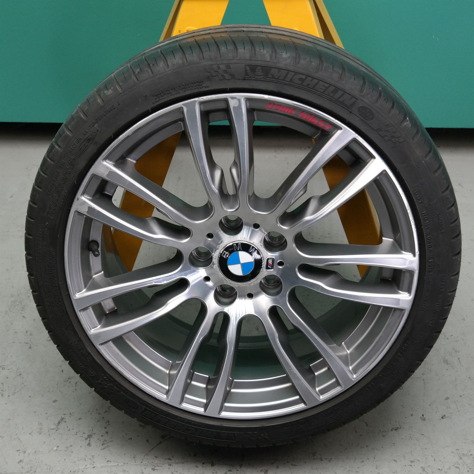 WHEEL STEEL F30 # Single # (883) 7845883 *36-15* WHEEL STEEL F30 # Single # (883) 7845883 *36-15*