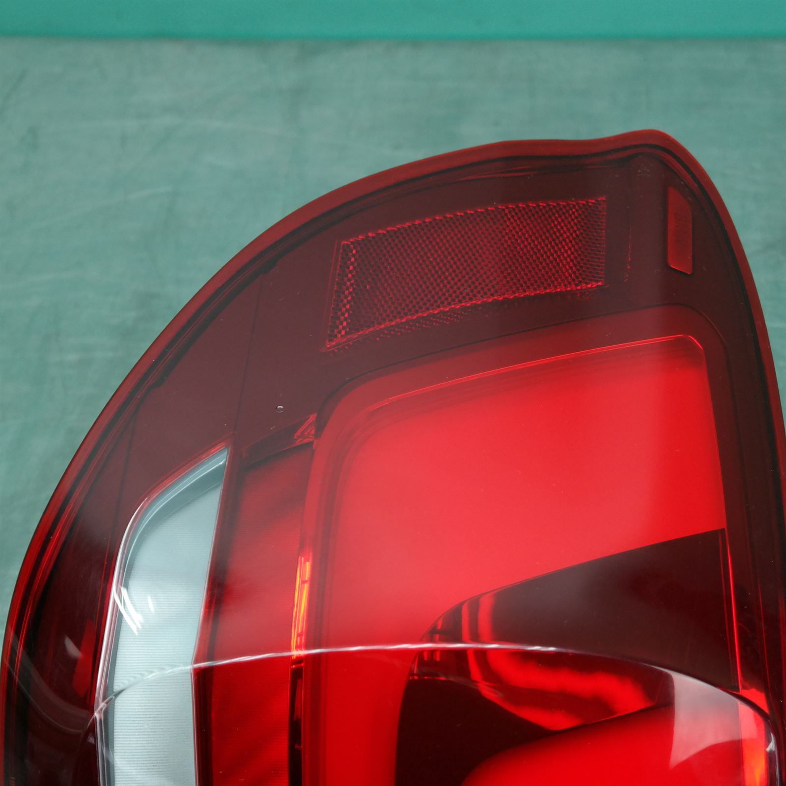 LEFT TAILLIGHT F15/F85, 09/13-07/18 2 LEFT TAILLIGHT F15/F85, 09/13-07/18 - Image 2