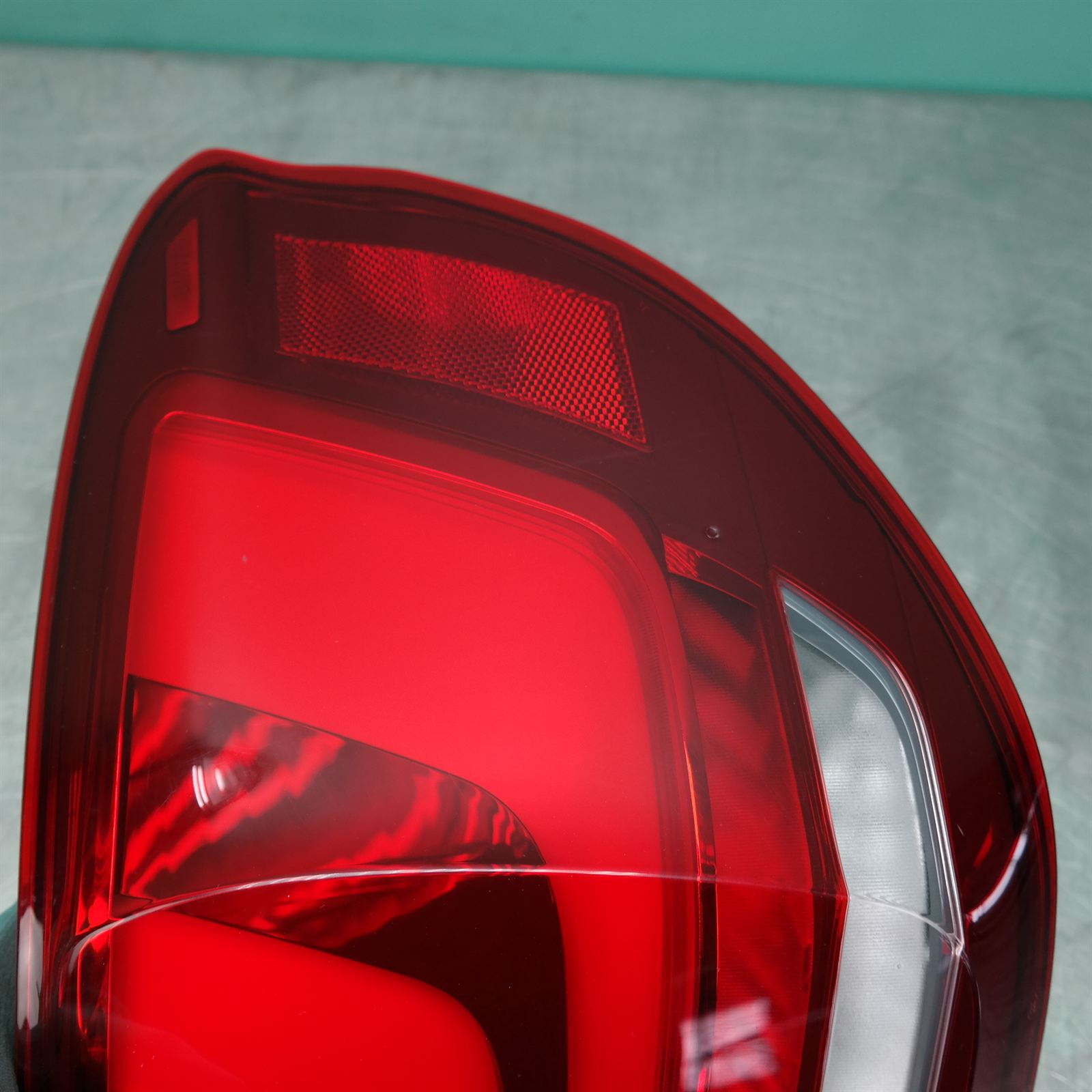 RIGHT TAILLIGHT F15/F85, 09/13-07/18 2 RIGHT TAILLIGHT F15/F85, 09/13-07/18 - Image 2