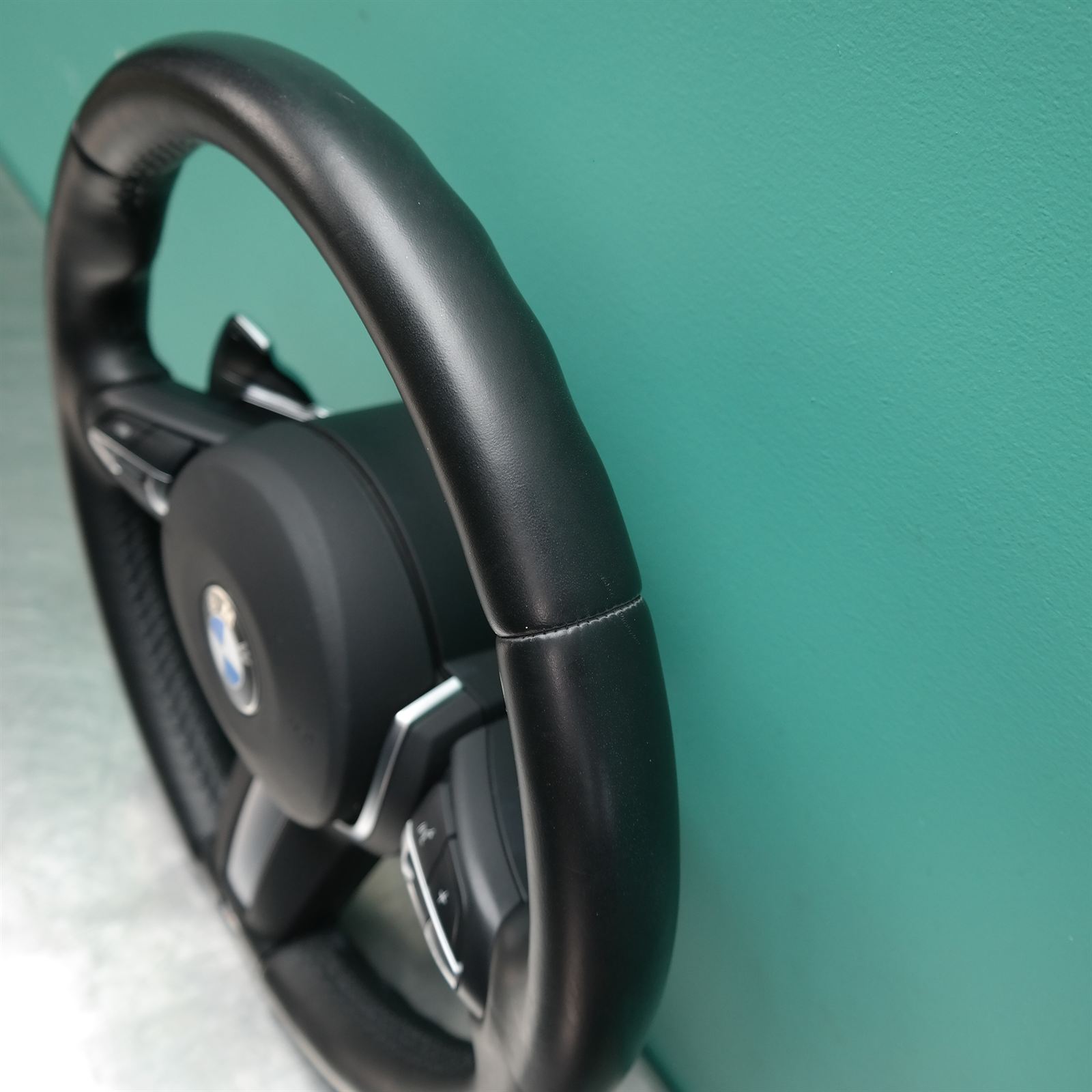 STEERING WHEEL F F22 (338) (with airbag) *32-35* M with paddles 5 STEERING WHEEL F F22 (338) (with airbag) *32-35* M with paddles - Image 5