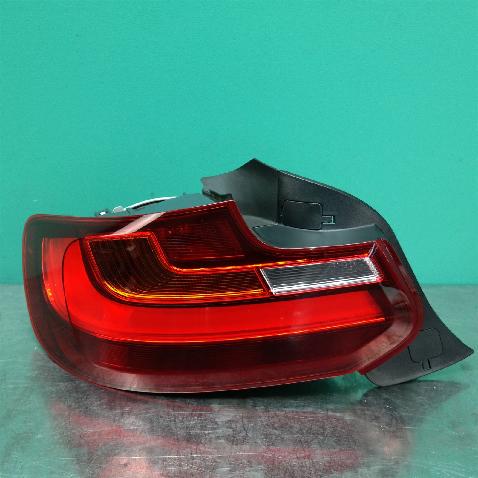 LEFT TAILLIGHT F22, COUPE, IN BODY, LED TYPE, 11/13-07/21 LEFT TAILLIGHT F22, COUPE, IN BODY, LED TYPE, 11/13-07/21
