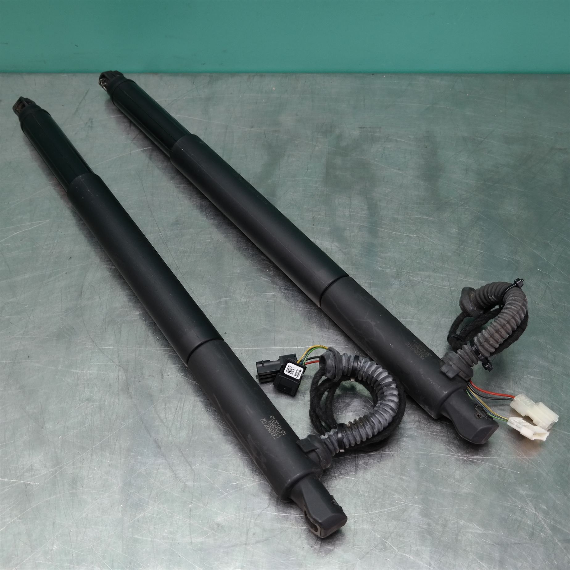 HATCH STRUT E71 (697) (698) *41-60* 2 HATCH STRUT E71 (697) (698) *41-60* - Image 2