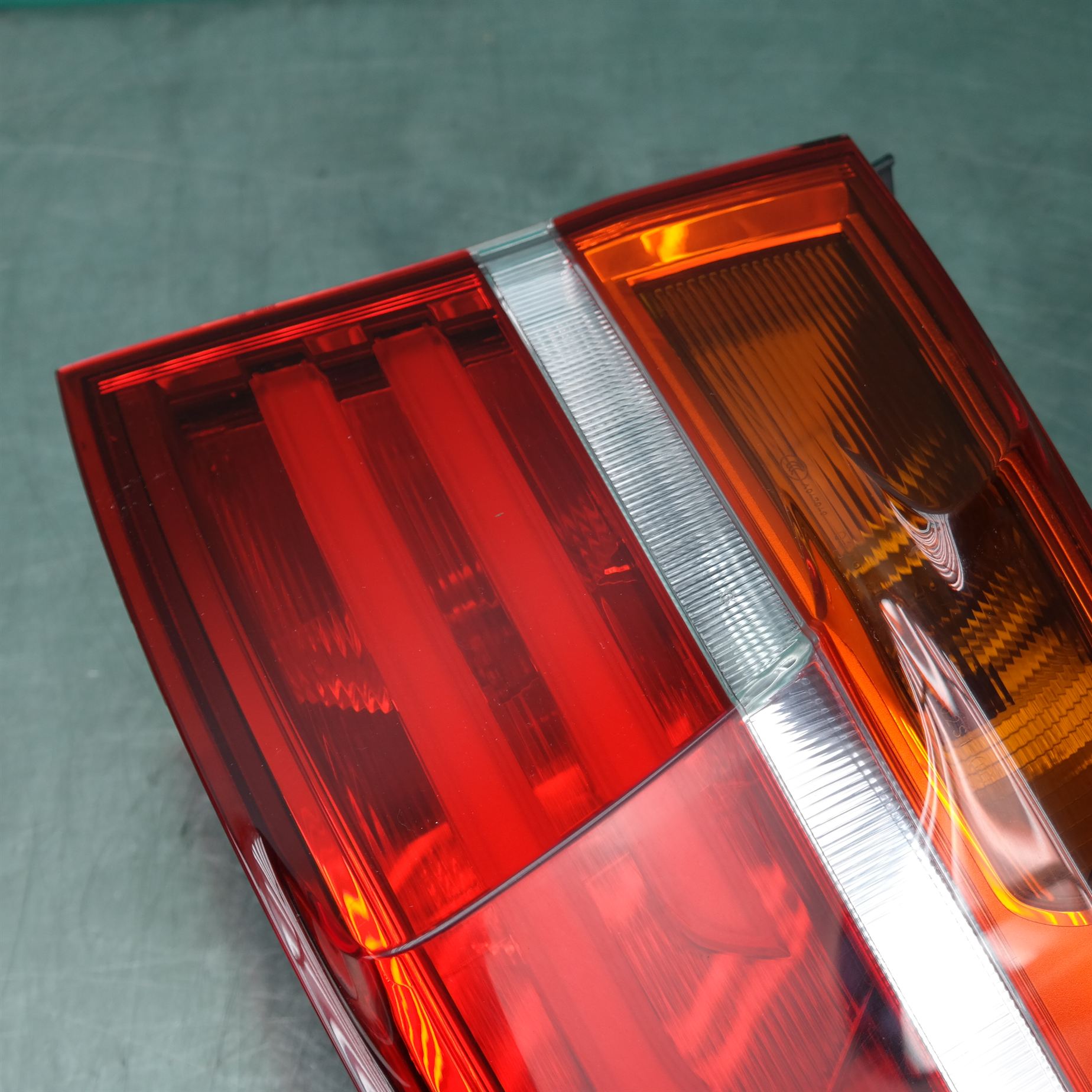 RIGHT TAILLIGHT E71, IN BODY, 05/12-11/14 2 RIGHT TAILLIGHT E71, IN BODY, 05/12-11/14 - Image 2