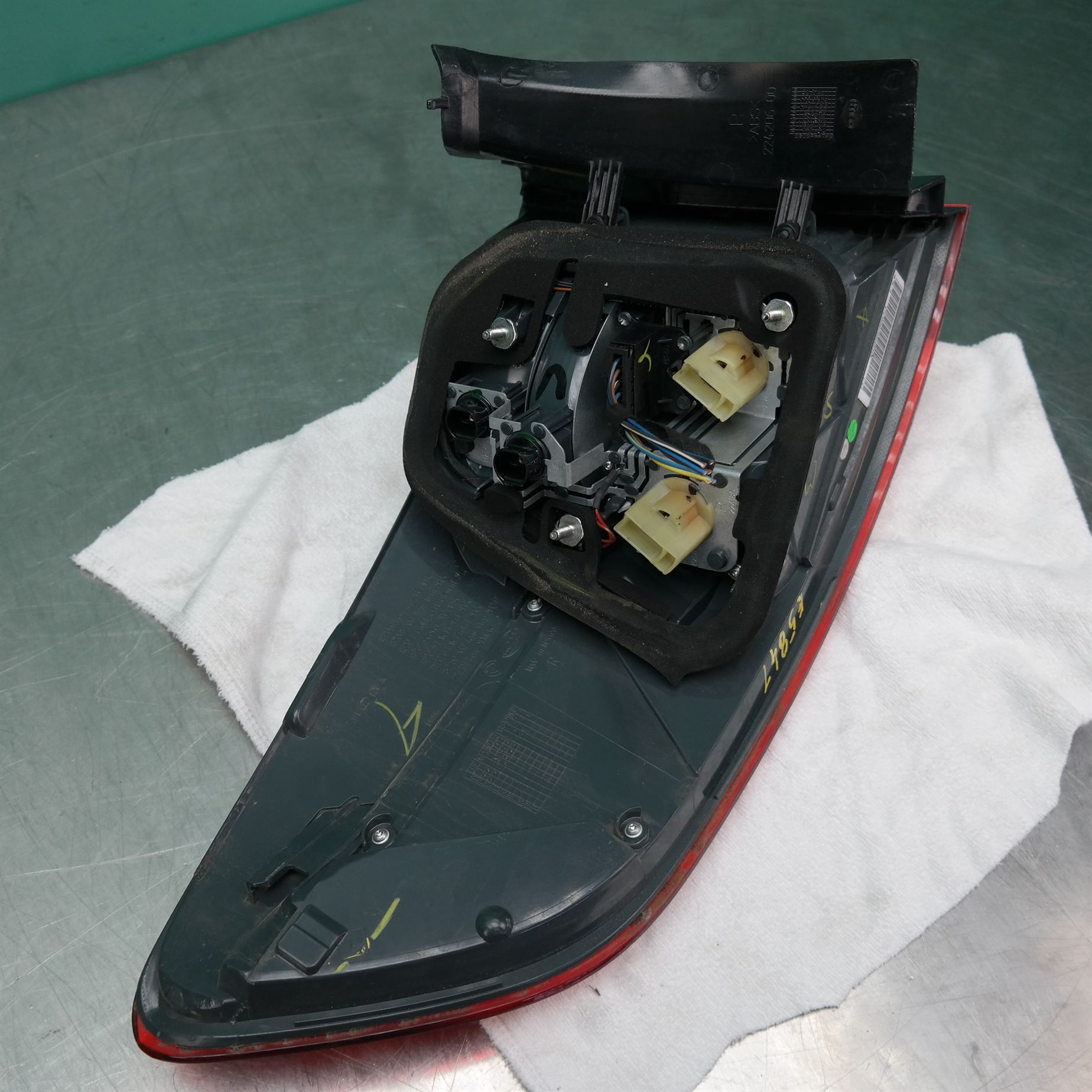 RIGHT TAILLIGHT E71, IN BODY, 05/12-11/14 4 RIGHT TAILLIGHT E71, IN BODY, 05/12-11/14 - Image 4