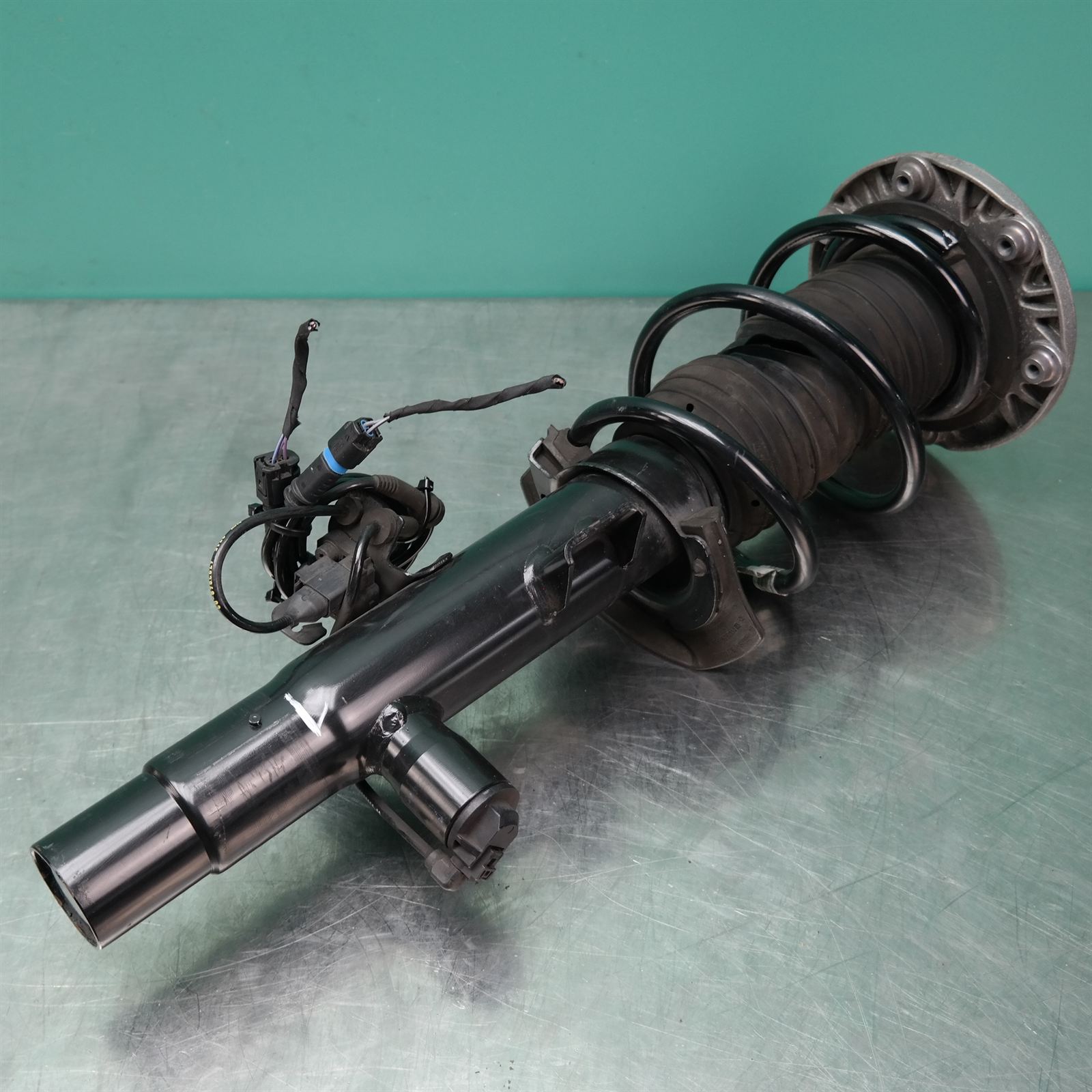 RIGHT FRONT STRUT F30 (518) *31-10* 2 RIGHT FRONT STRUT F30 (518) *31-10* - Image 2