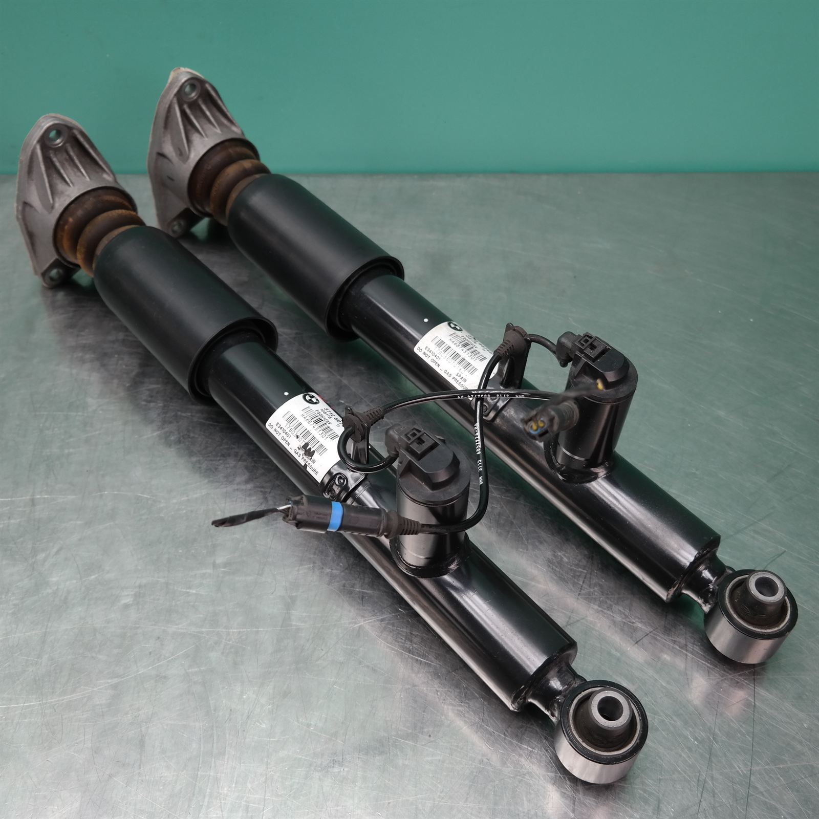 SHOCK ABSORBER F30 (513) (513) *33-45* Adaptive SHOCK ABSORBER F30 (513) (513) *33-45* Adaptive