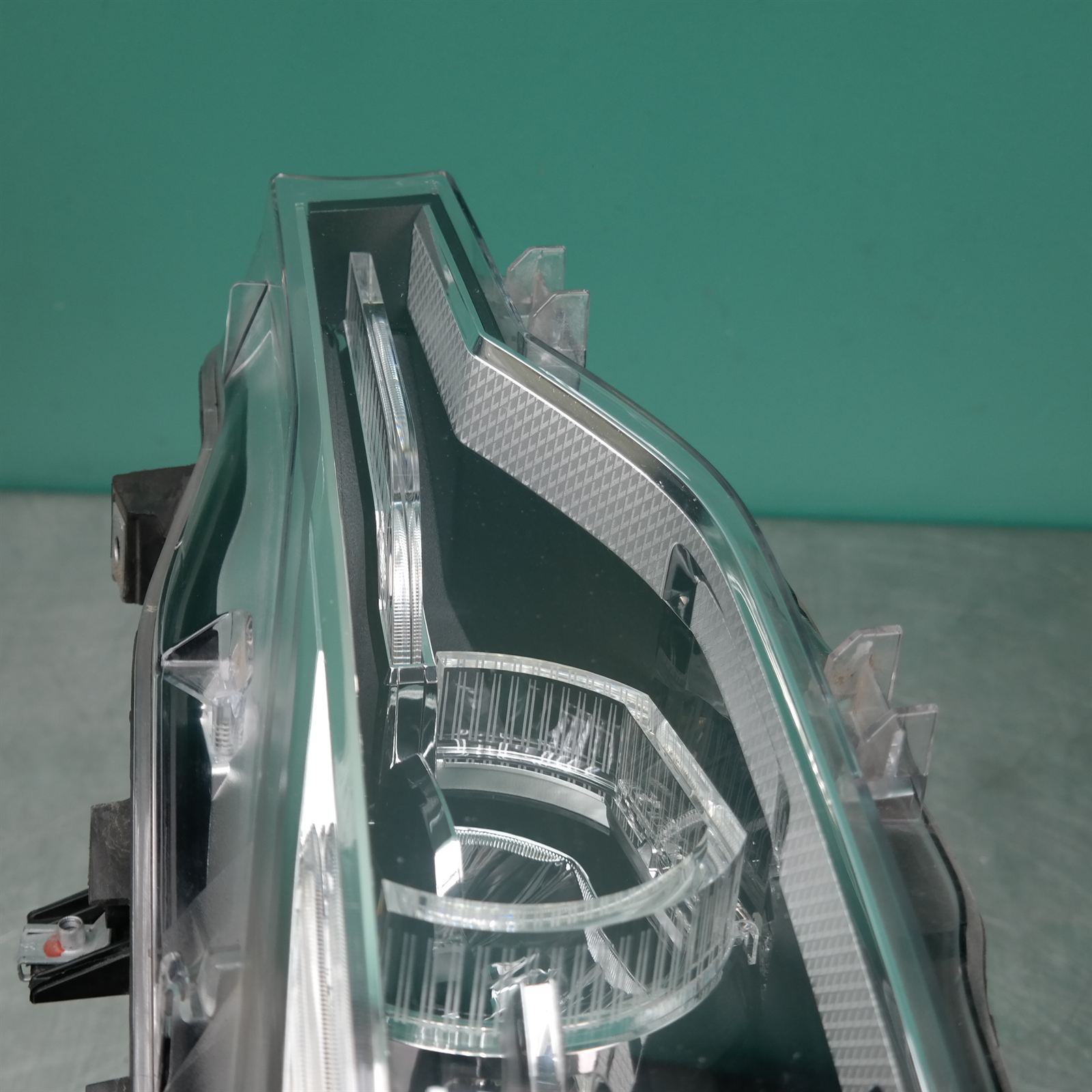 RIGHT HEADLAMP F30/F31, SEDAN/WAGON, LED, NON ADAPTIVE TYPE, 07/15-05/19 2 RIGHT HEADLAMP F30/F31, SEDAN/WAGON, LED, NON ADAPTIVE TYPE, 07/15-05/19 - Image 2