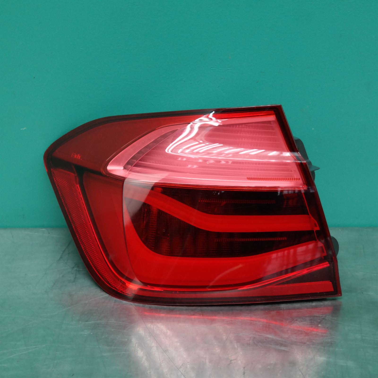 LEFT TAILLIGHT F30/F80, W/ LED, M SPORT TYPE, 06/15-12/19 LEFT TAILLIGHT F30/F80, W/ LED, M SPORT TYPE, 06/15-12/19