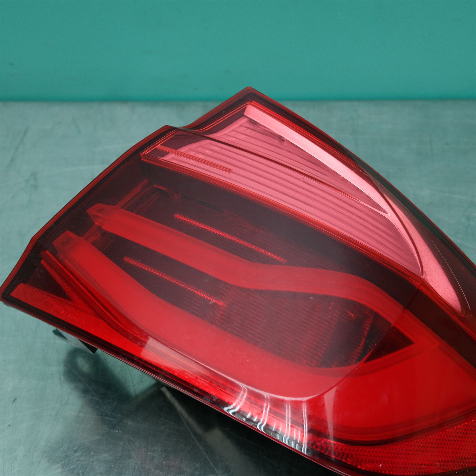 RIGHT TAILLIGHT F30/F80, W/ LED TYPE, NON M SPORT TYPE, 06/15-12/19 2 RIGHT TAILLIGHT F30/F80, W/ LED TYPE, NON M SPORT TYPE, 06/15-12/19 - Image 2